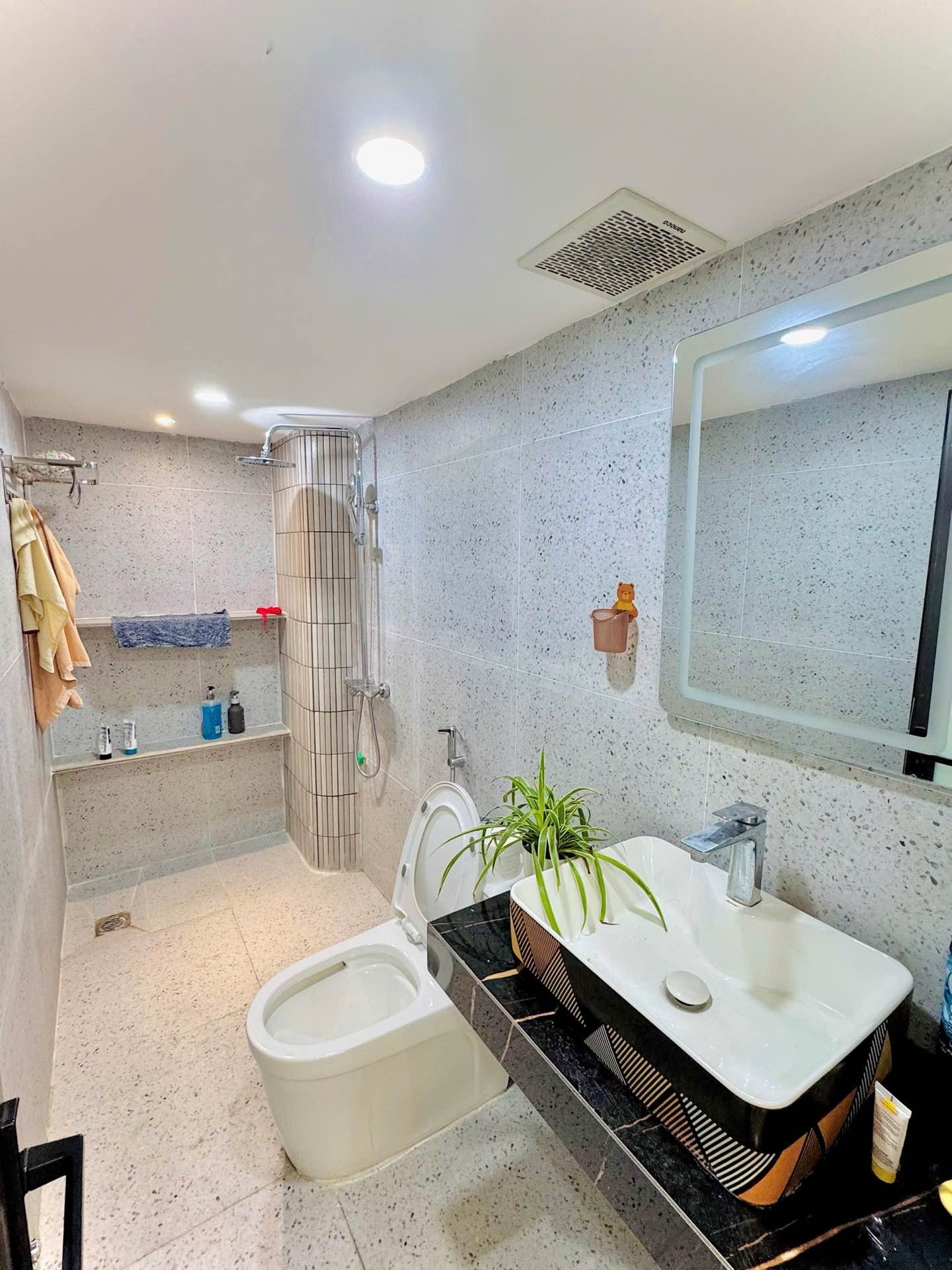 Bán nhà ngõ Quỳnh - diện tích 29m2 5 tầng - gần ô tô - giá 11,5 tỷ