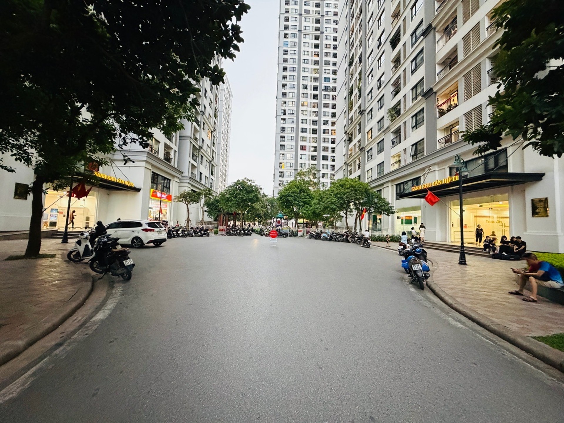 Bán nhà Minh Khai - diện tích 86m2 7 tầng - Chung cư cao cấp nhất Hai Bà Trưng - giá 10,3 tỷ
