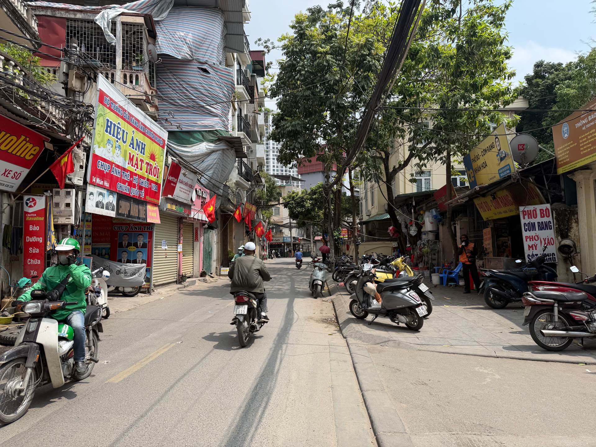 Bán nhà Nhân Hòa - diện tích 75m2 3 tầng - 2 mặt ngõ thoáng - giá 35 tỷ