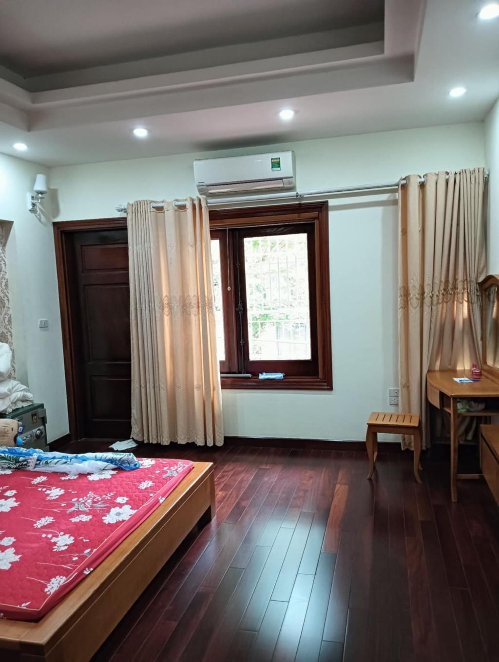 Bán nhà Hàng Bài - diện tích 2290m2 2 tầng - Lô góc 3 mặt thoáng - giá 2,29 tỷ