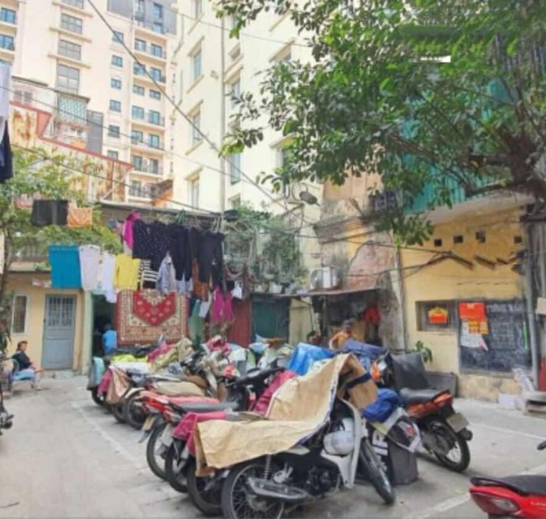 Bán nhà Hàng Bài - diện tích 2290m2 2 tầng - Lô góc 3 mặt thoáng - giá 2,29 tỷ