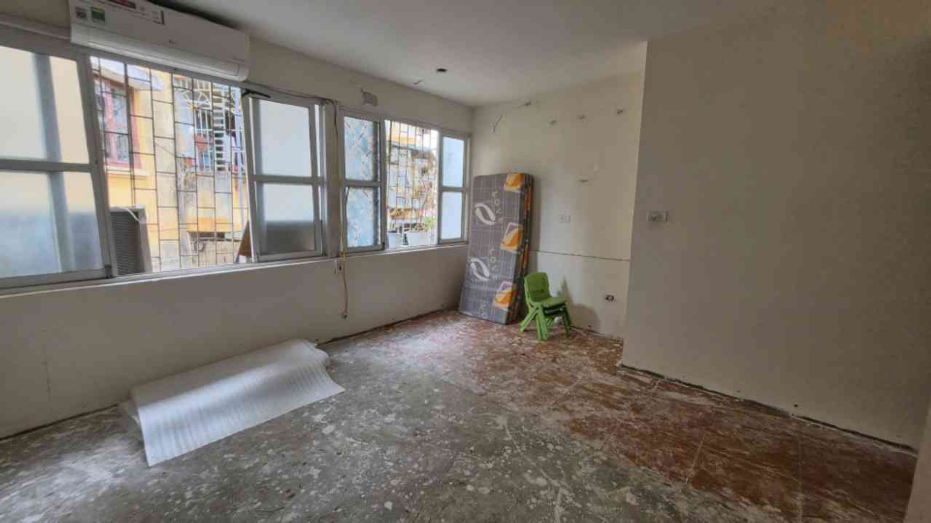Bán nhà Võ Thị Sáu - diện tích 32m2 1 tầng - Ô tô đỗ chân toà - giá 4,6 tỷ