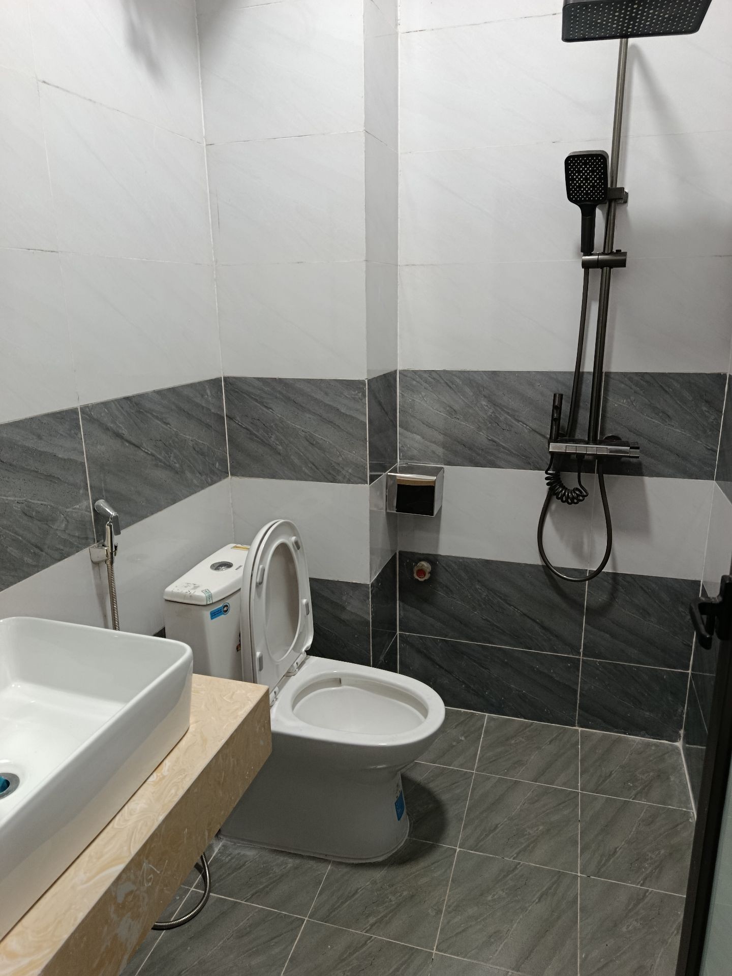 Bán nhà Đê Nguyễn Khoái - diện tích 30m2 5 tầng - Ô tô đỗ cổng - giá 7,25 tỷ