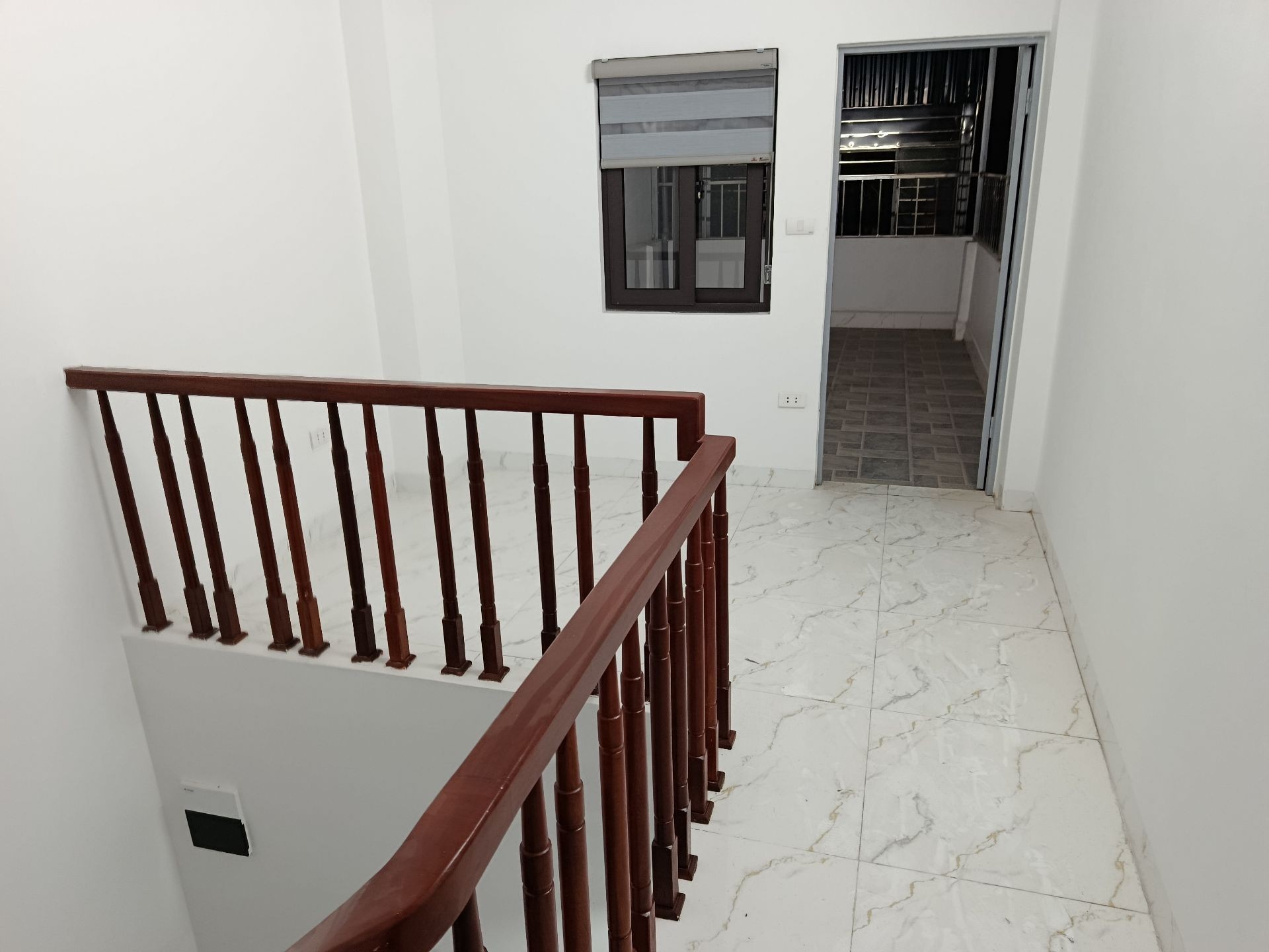 Bán nhà Đê Nguyễn Khoái - diện tích 30m2 5 tầng - Ô tô đỗ cổng - giá 7,25 tỷ