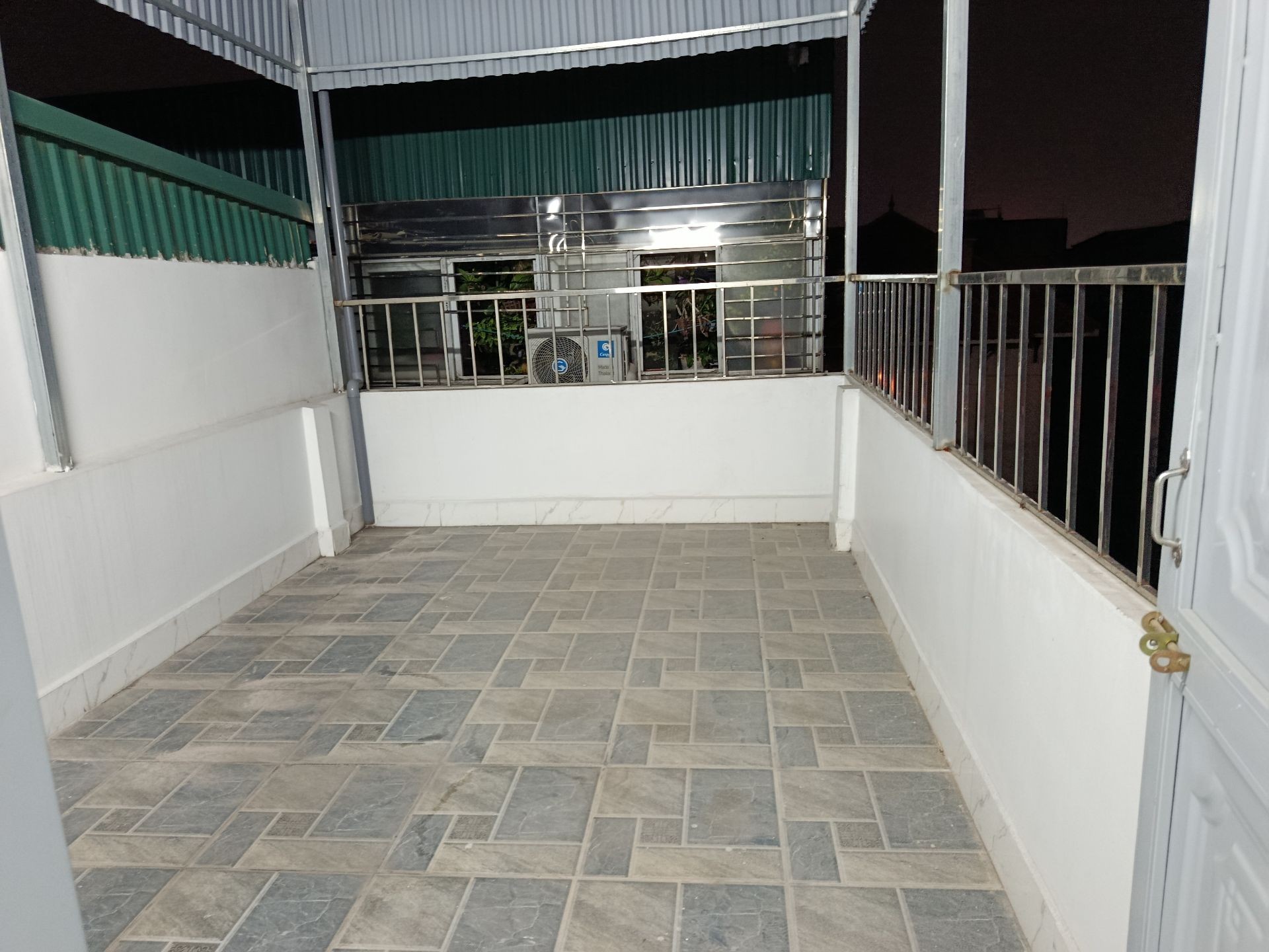 Bán nhà Đê Nguyễn Khoái - diện tích 30m2 5 tầng - Ô tô đỗ cổng - giá 7,25 tỷ
