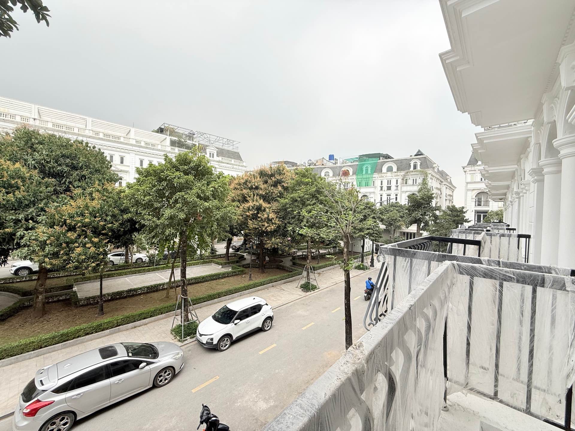 Bán nhà Ngõ 3 ô tô tránh - diện tích 100m2 5 tầng - Lô góc 3 mặt thoáng - giá 34,5 tỷ