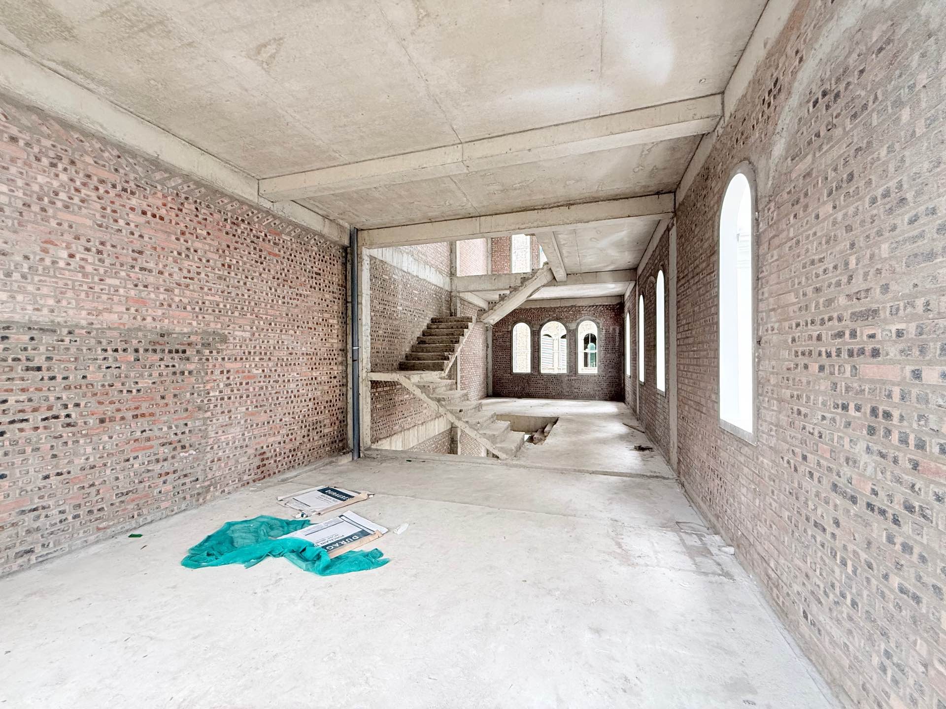 Bán nhà Ngõ 3 ô tô tránh - diện tích 100m2 5 tầng - Lô góc 3 mặt thoáng - giá 34,5 tỷ