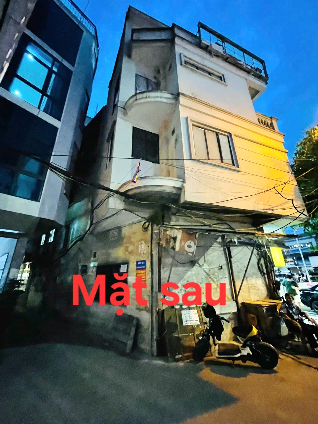 Bán nhà Giải Phóng - diện tích 43m2 3 tầng - Lô góc 3 thoáng - giá 16,5 tỷ