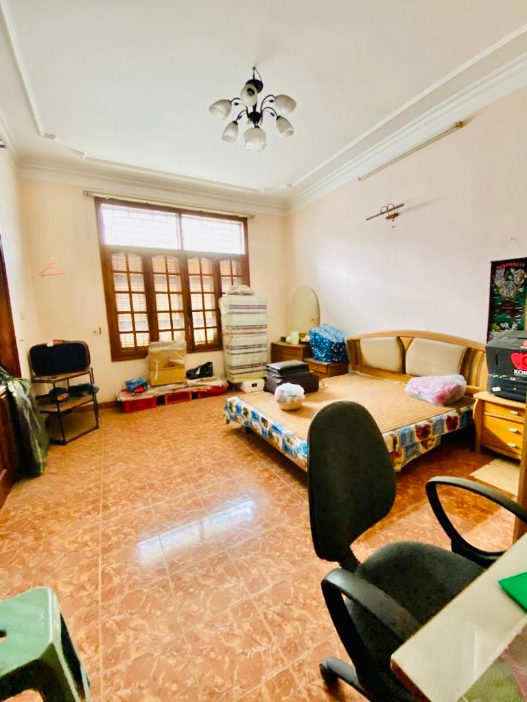 Bán nhà Giáp Bát - diện tích 180m2 4 tầng - Mặt phố kinh doanh sầm uất - giá 62 tỷ