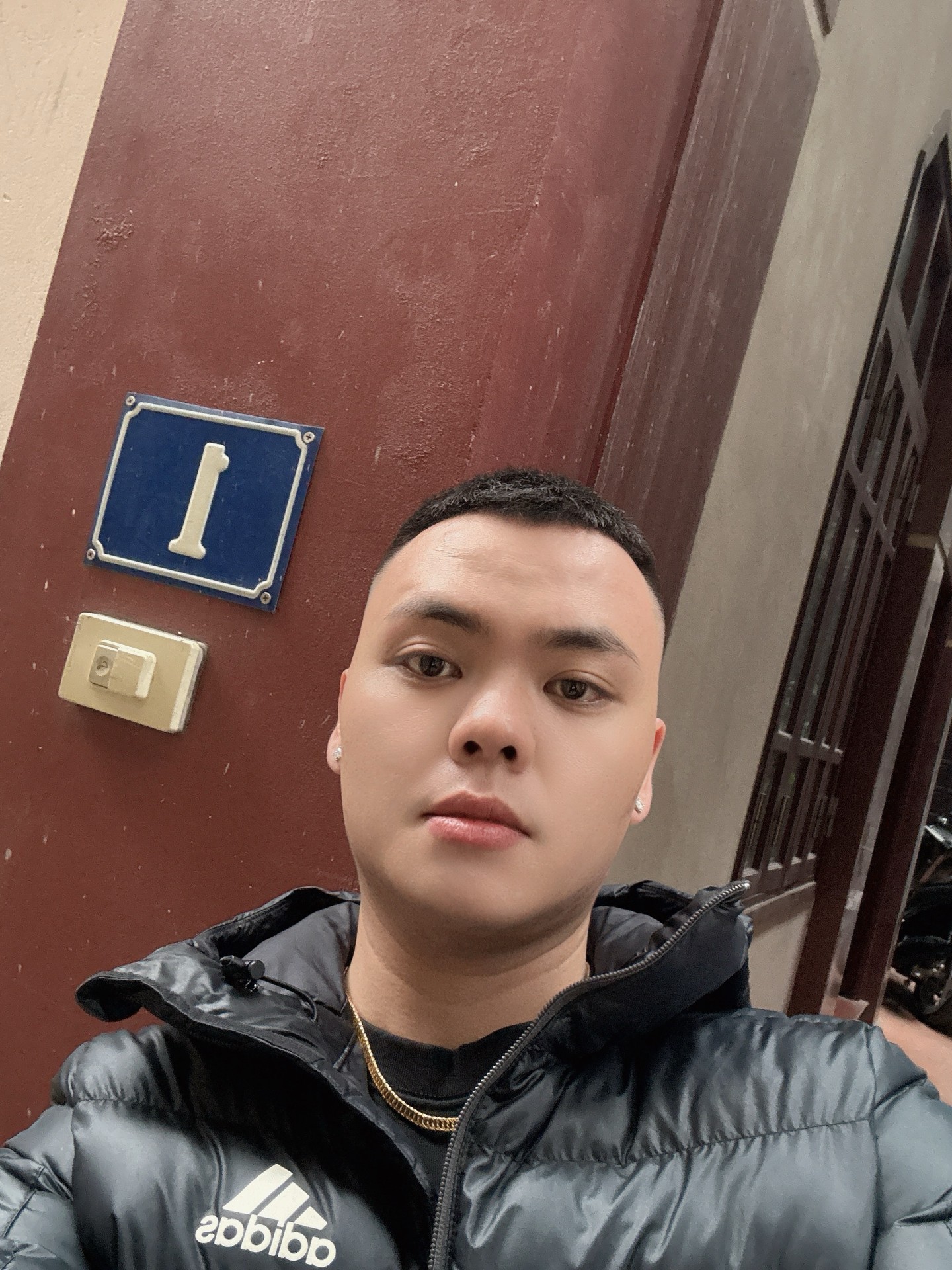 Bán nhà Nghi Tàm - diện tích 160m2 4 tầng - Lô góc 3 mặt thoáng - giá 61 tỷ