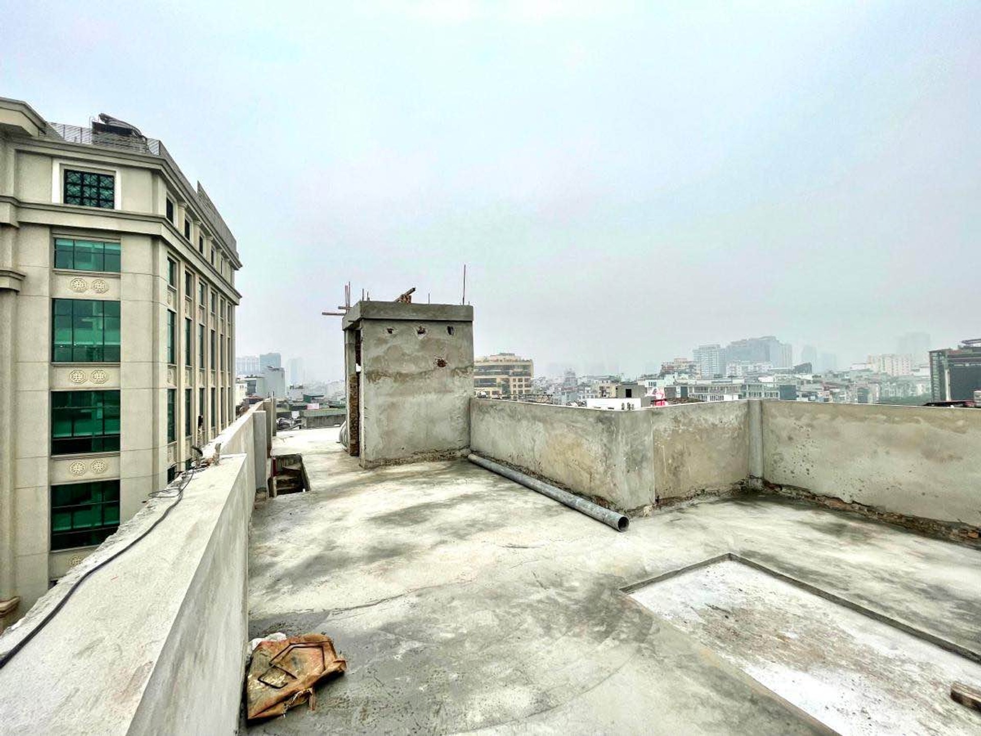 Bán nhà Đê La Thành - diện tích 83.5m2 7 tầng - Hẻm xe máy - giá 38,3 tỷ