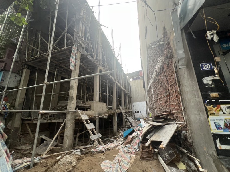 Bán nhà Đê La Thành - diện tích 83.5m2 7 tầng - Hẻm xe máy - giá 38,3 tỷ