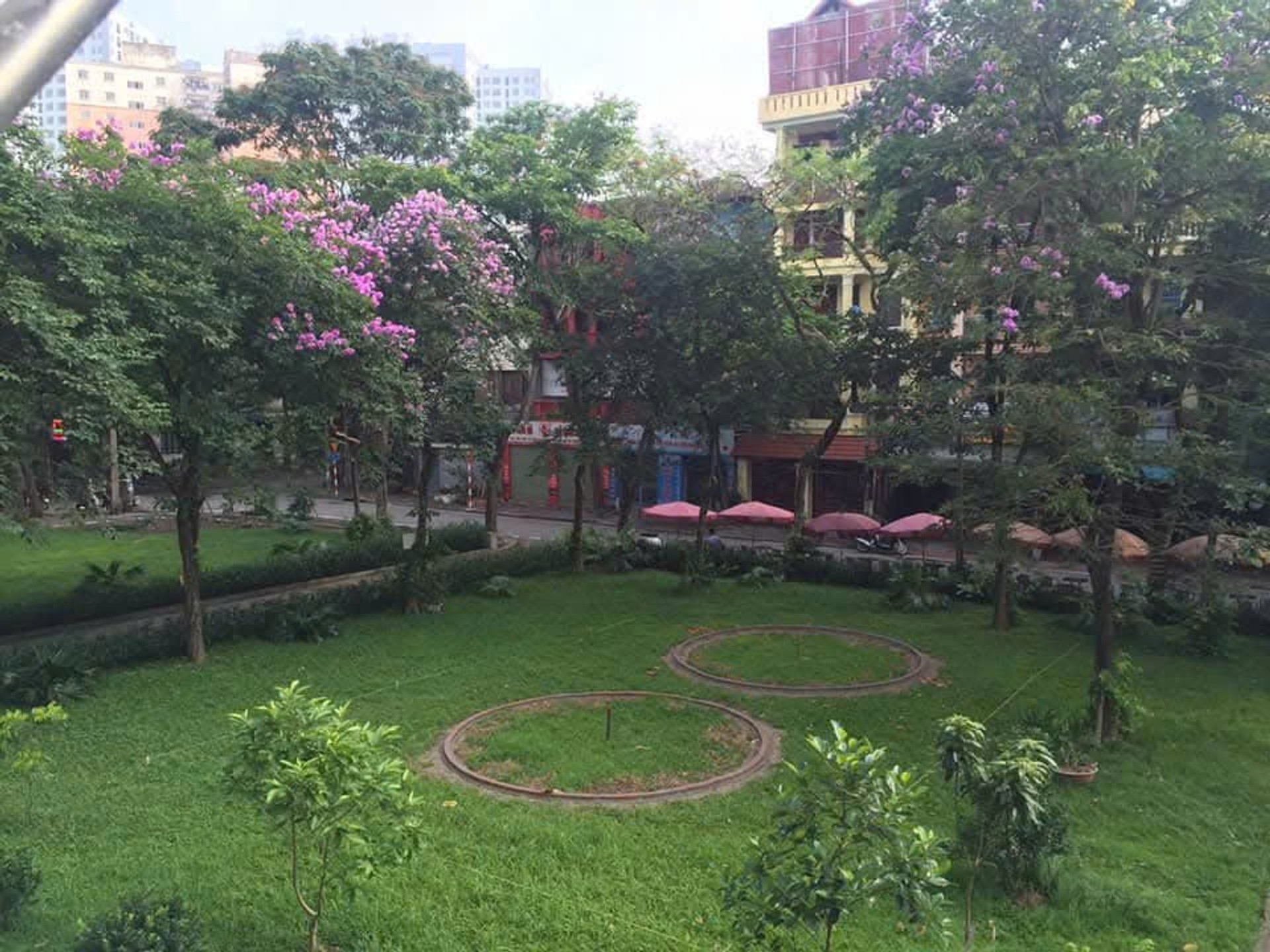 Bán nhà Linh Đàm - diện tích 68m2 2 tầng - Căn hộ đẹp, yên tĩnh - giá 5,5 tỷ