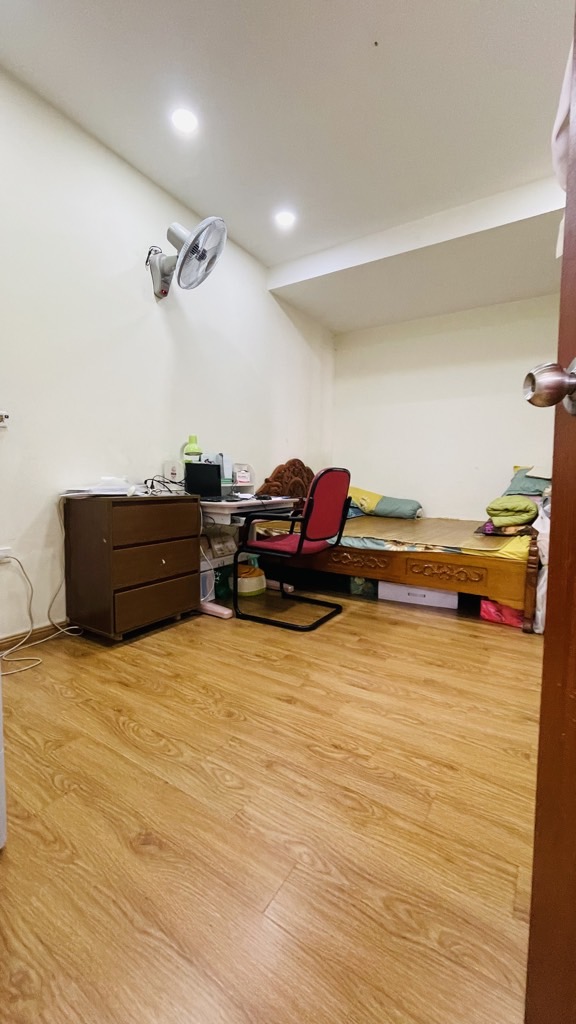 Bán nhà Trịnh Đình Cửu - diện tích 75m2 7 tầng - Sổ đỏ chính chủ - giá 7 tỷ