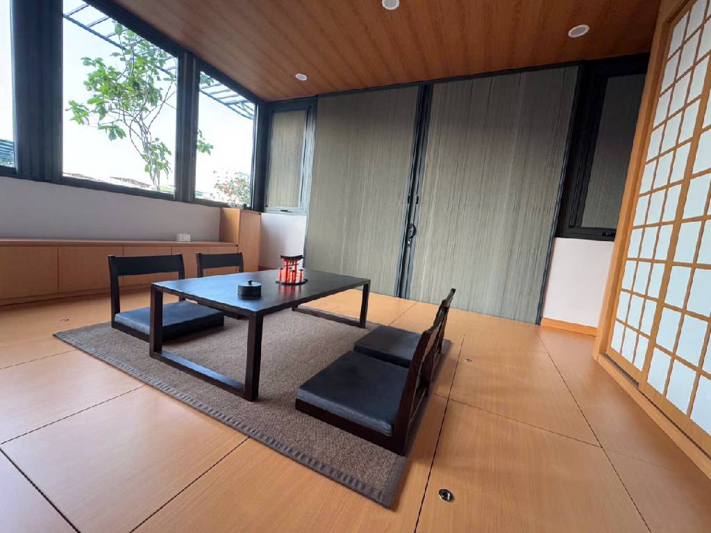 Bán nhà Ngõ 2 ô tô tránh - diện tích 134m2 4 tầng - Biệt thự liền kề VIP - giá 38 tỷ