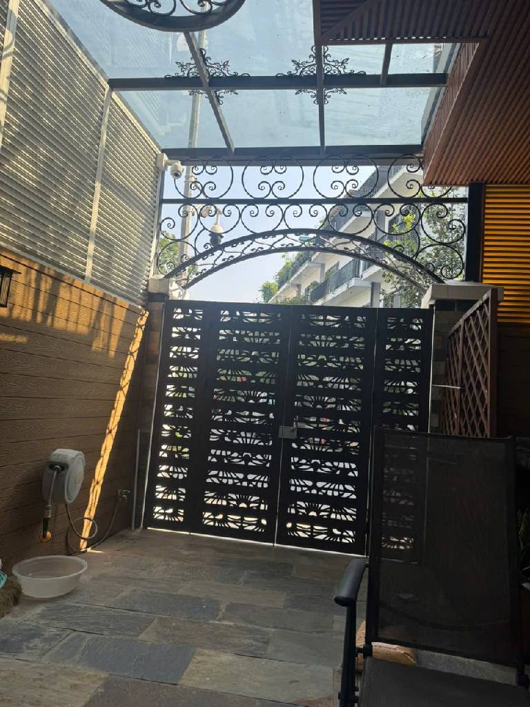 Bán nhà Ngõ 2 ô tô tránh - diện tích 134m2 4 tầng - Biệt thự liền kề VIP - giá 38 tỷ