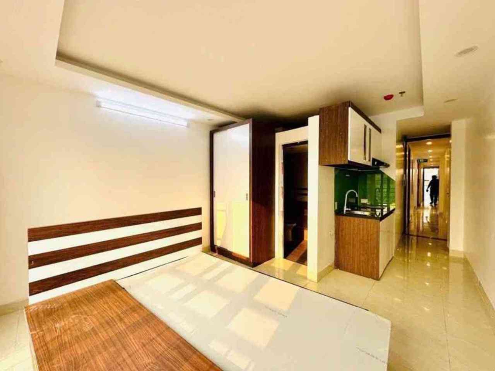 Bán nhà Phố 8/3 - diện tích 93m2 6 tầng - ô tô vào tận nhà - giá 25 tỷ