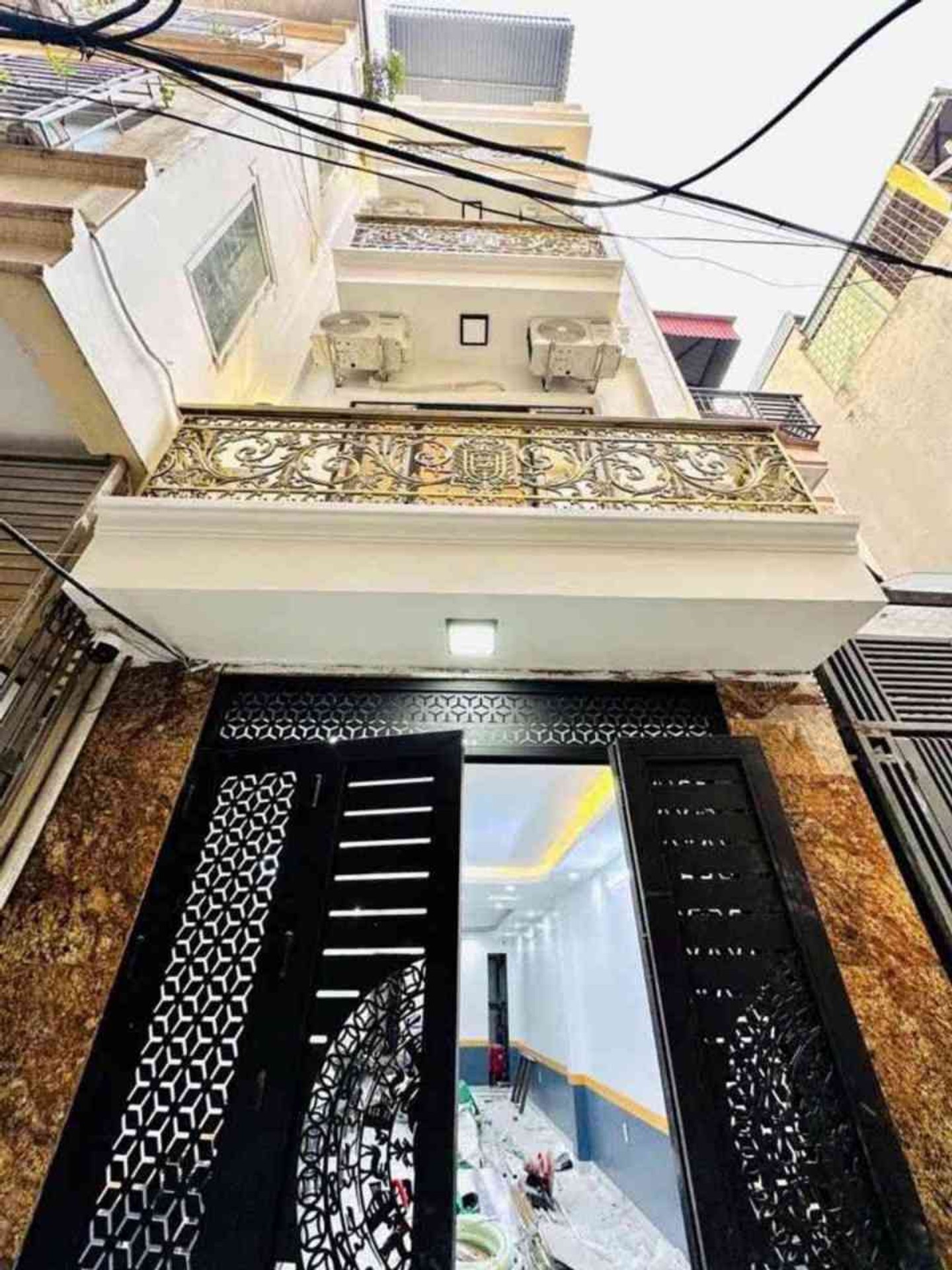 Bán nhà Phố 8/3 - diện tích 93m2 6 tầng - ô tô vào tận nhà - giá 25 tỷ
