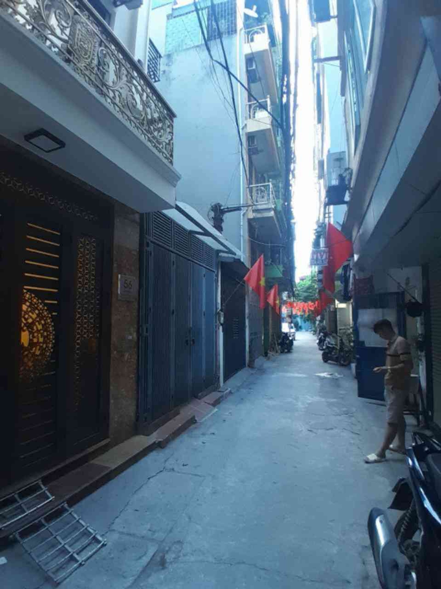 Bán nhà Phố 8/3 - diện tích 93m2 6 tầng - ô tô vào tận nhà - giá 25 tỷ