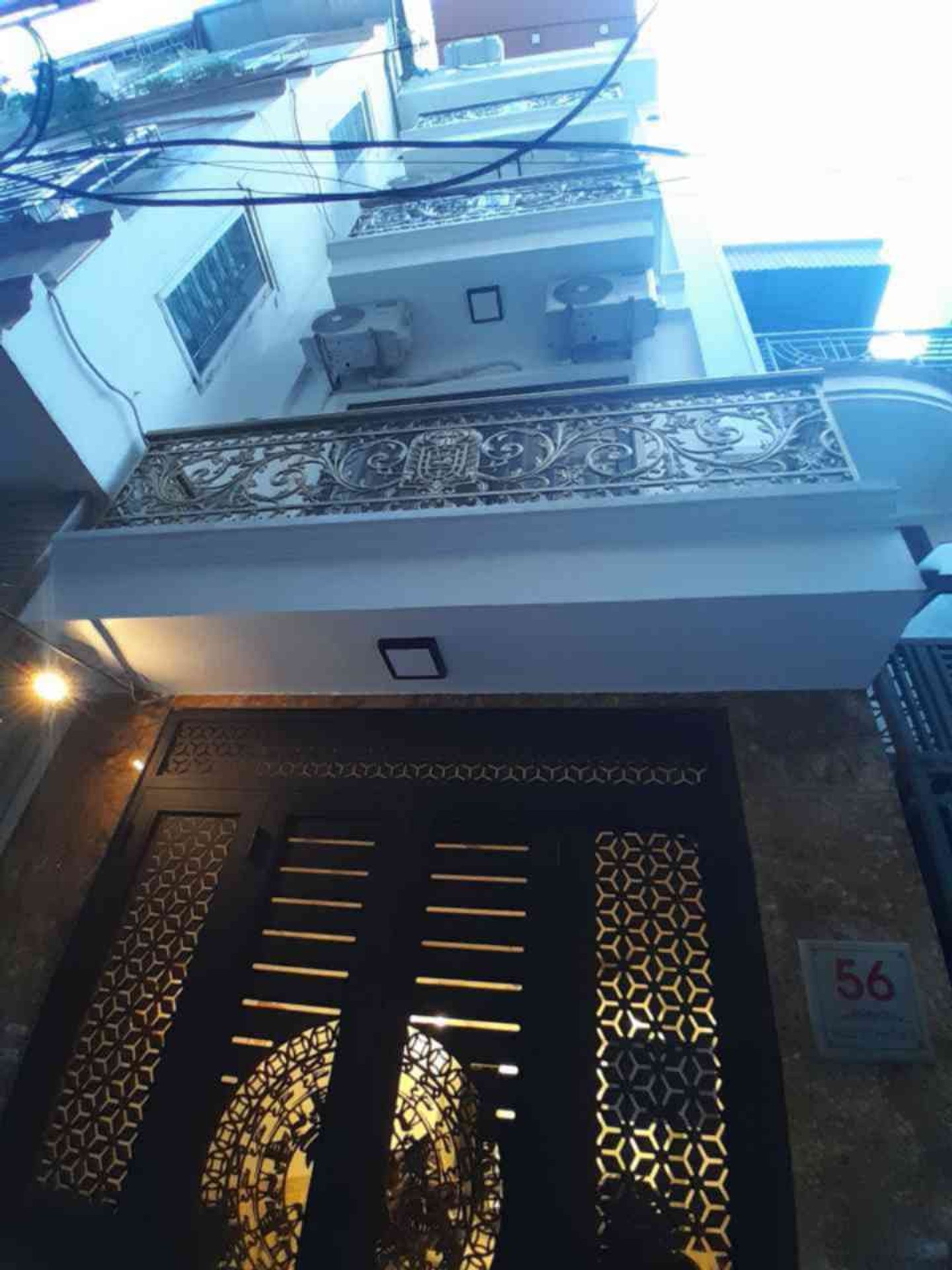 Bán nhà Phố 8/3 - diện tích 93m2 6 tầng - ô tô vào tận nhà - giá 25 tỷ
