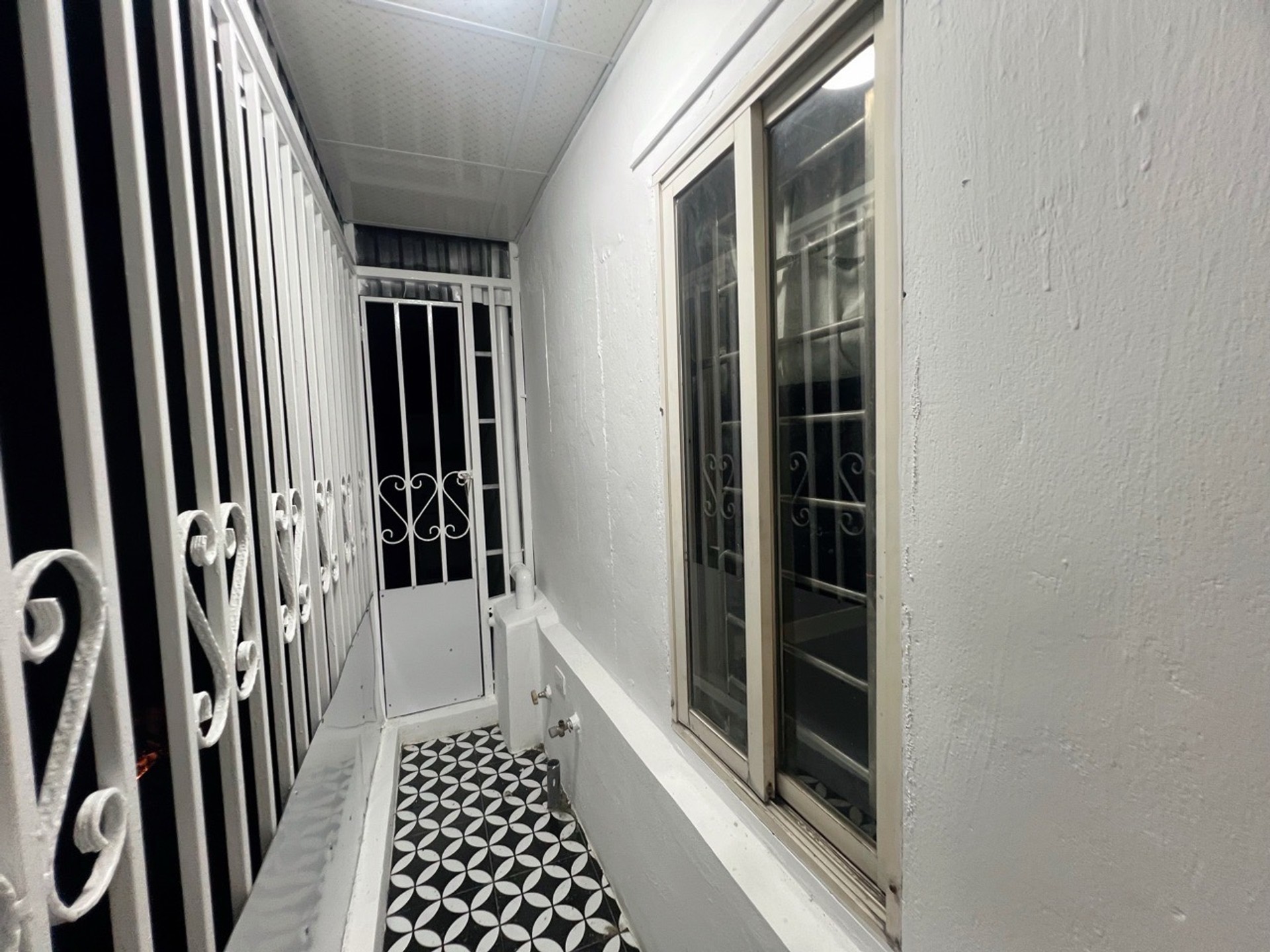 Bán nhà Mạc Thị Bưởi - diện tích 16m2 4 tầng - Ô tô đỗ cửa - giá Nhỉnh 4 tỷ