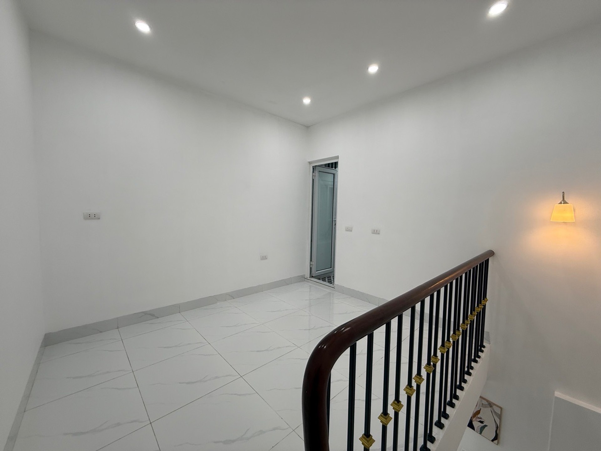 Bán nhà Mạc Thị Bưởi - diện tích 16m2 4 tầng - Ô tô đỗ cửa - giá Nhỉnh 4 tỷ