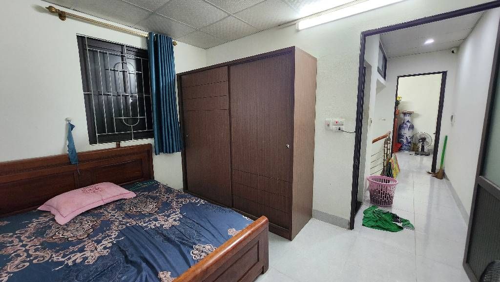 Bán nhà Hoàng Mai - diện tích 44m2 2 tầng - Lô góc, ngõ thông ô tô - giá 2,5 tỷ