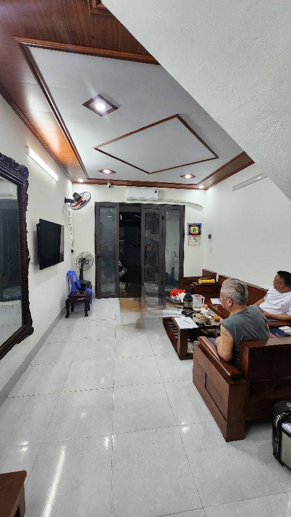 Bán nhà Hoàng Mai - diện tích 44m2 2 tầng - Lô góc, ngõ thông ô tô - giá 2,5 tỷ