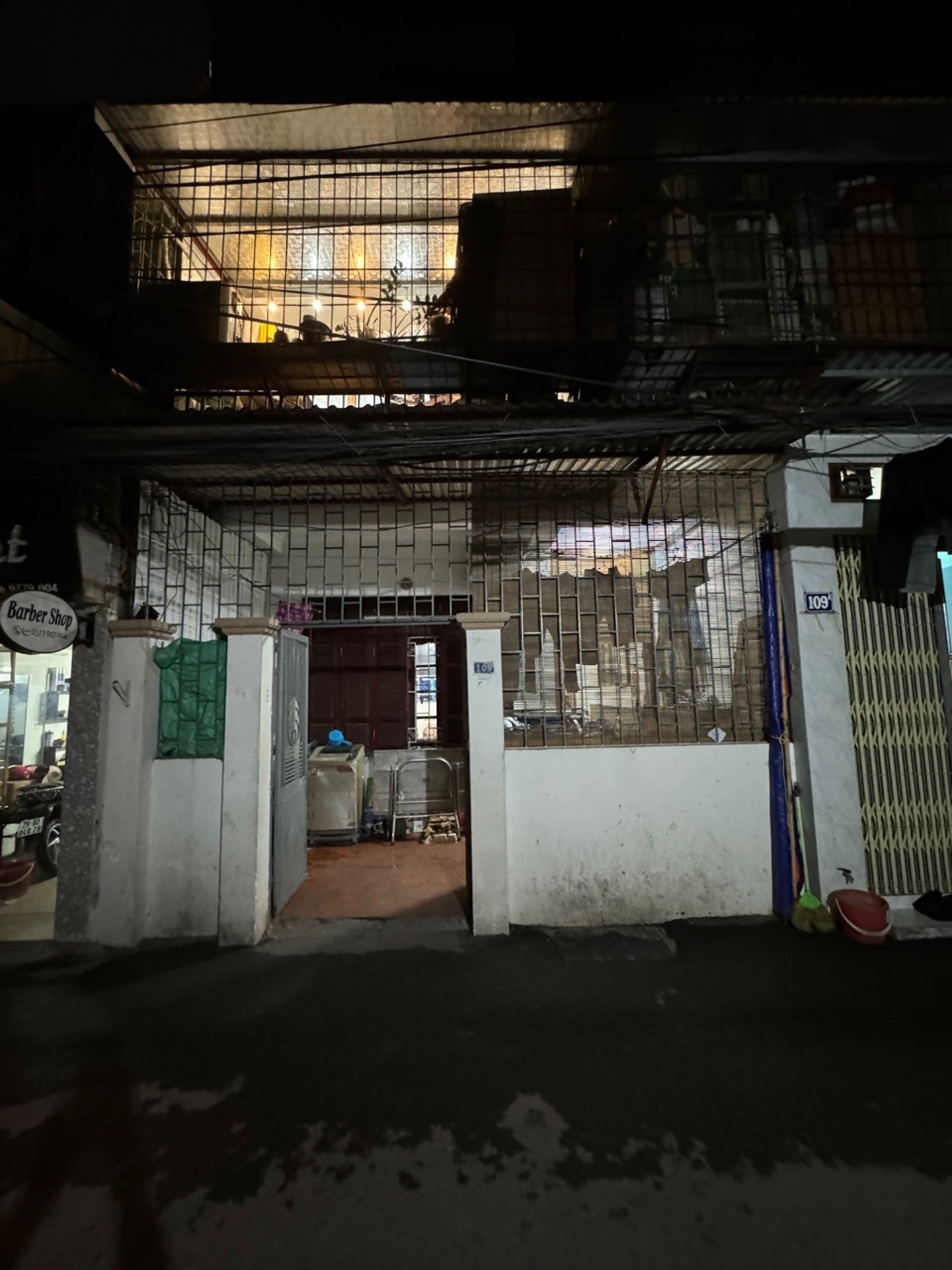 Bán nhà Nguyễn Trãi - diện tích 90m2 1 tầng - vị trí cực đẹp ô tô tránh trước cửa - giá 8,6 tỷ