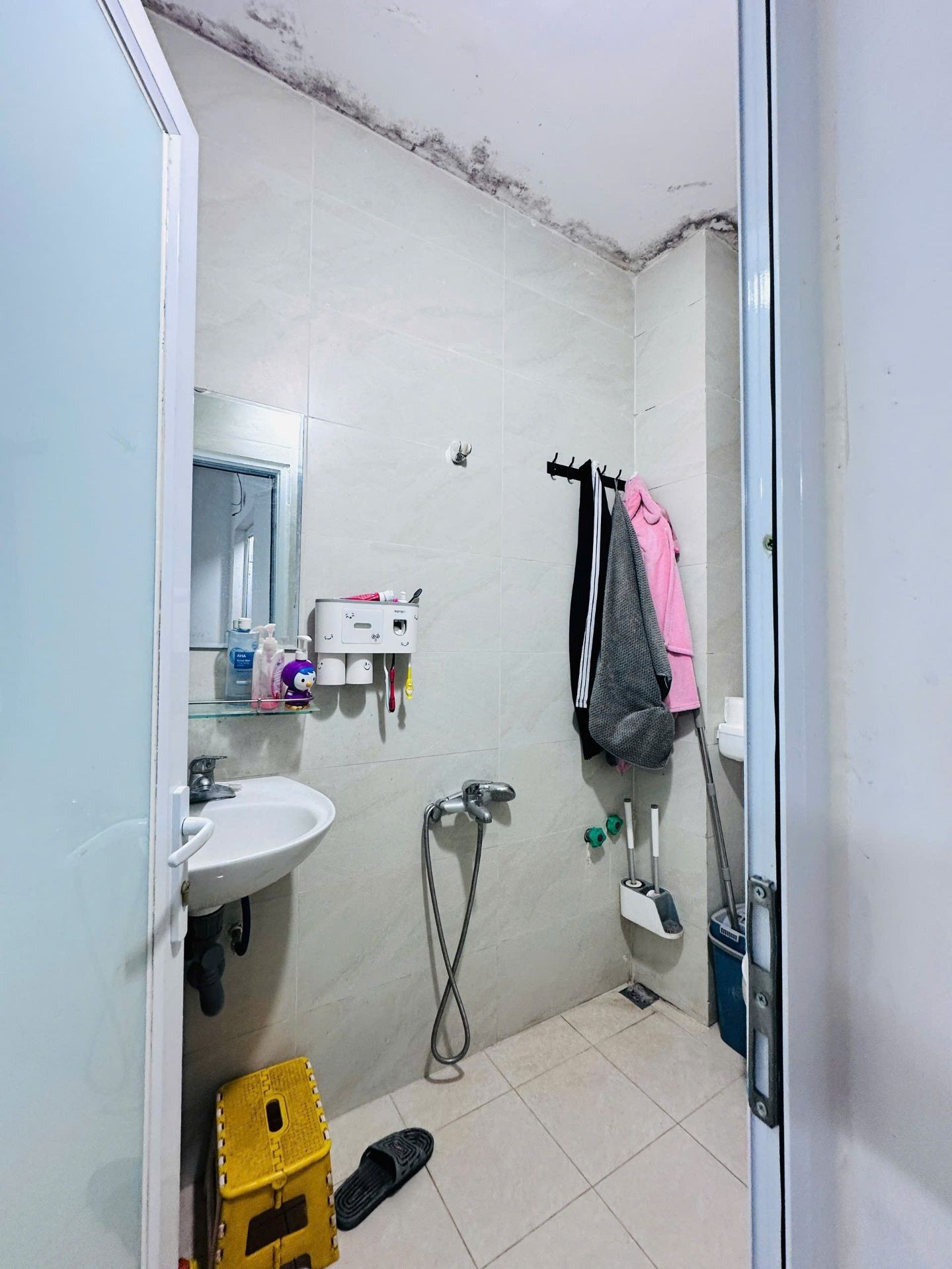 Bán nhà Hoàng Mai - diện tích 35m2 5 tầng - Ô tô đỗ cửa - giá 1,65 tỷ