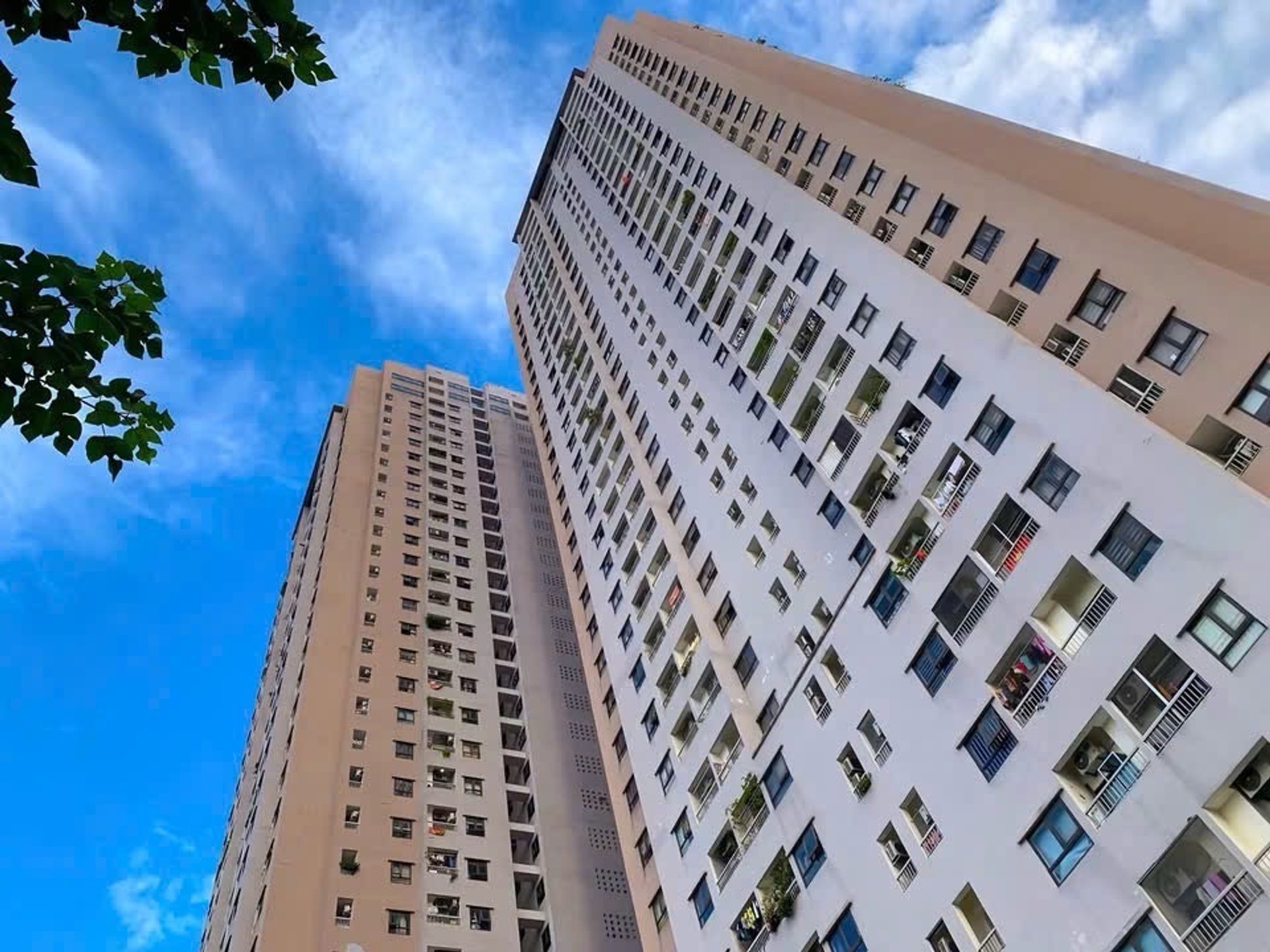 Bán nhà Ngọc Hồi - diện tích 71m2 16 tầng - Nhà mới đẹp ở luôn - giá 5,25 tỷ