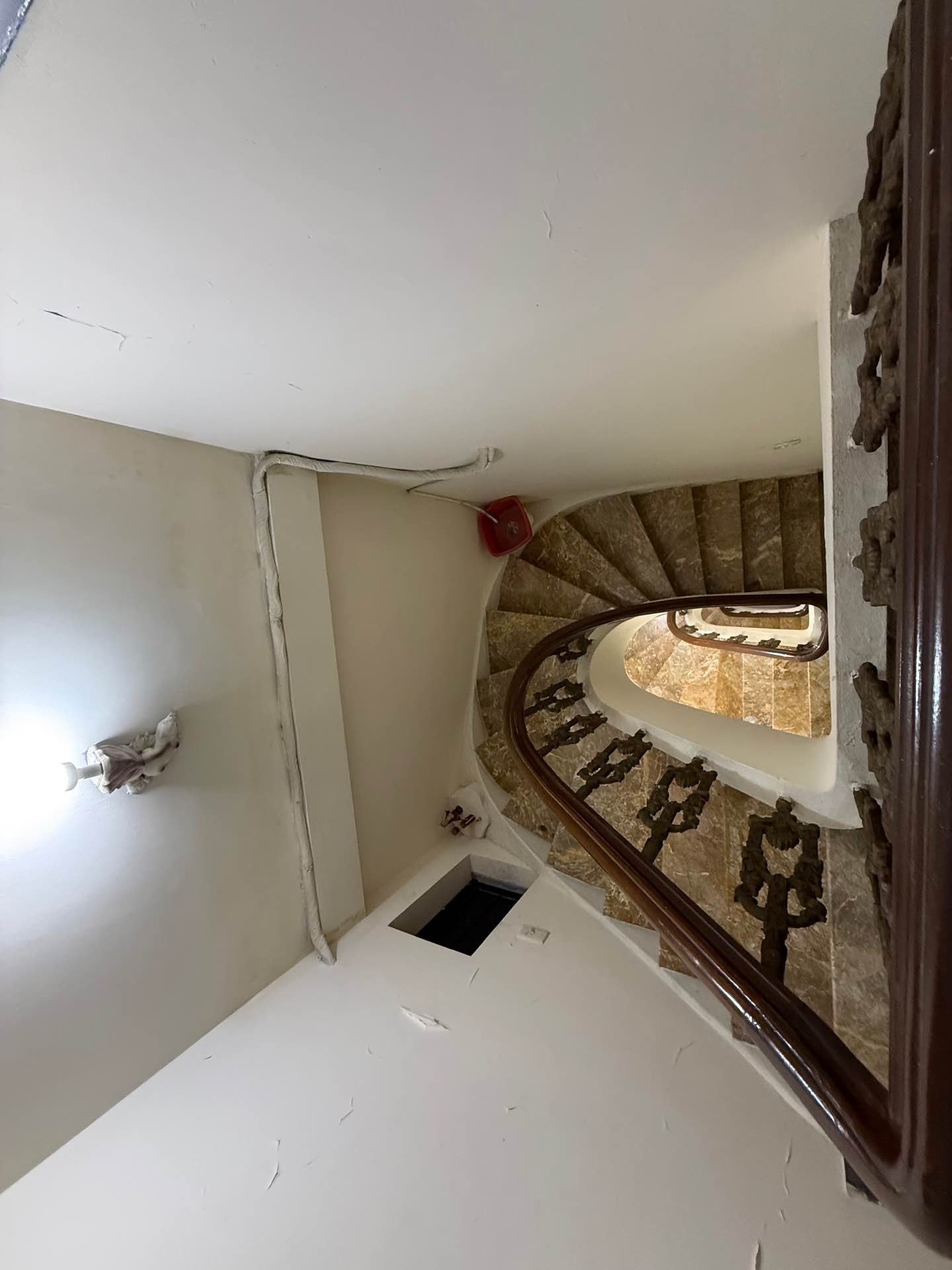 Bán nhà Hồng Mai - diện tích 36m2 5 tầng - ô tô đỗ cửa - giá 13,75 tỷ