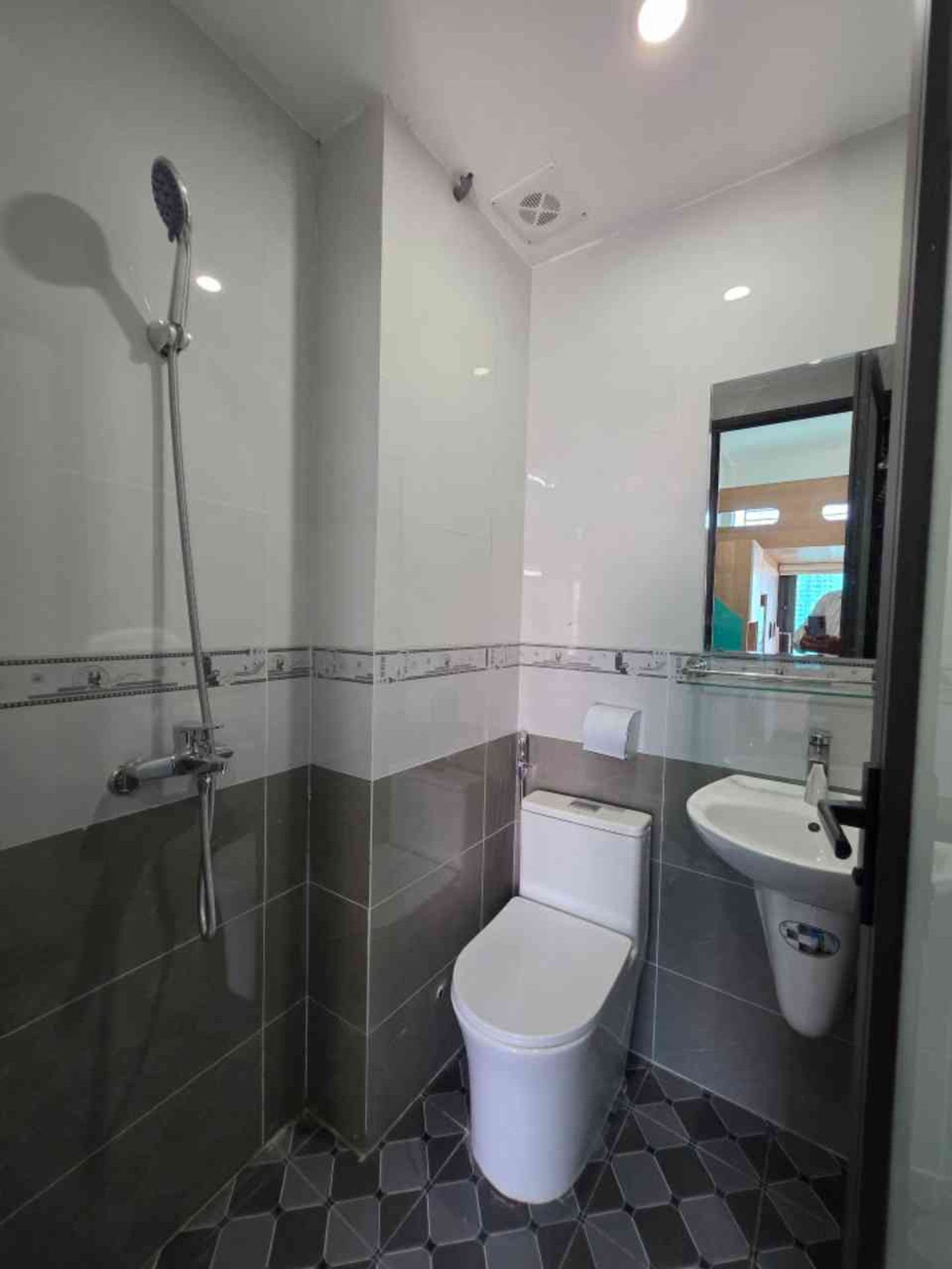 Bán nhà Tam Trinh - diện tích 53m2 9 tầng - Lô góc - giá 23,6 tỷ