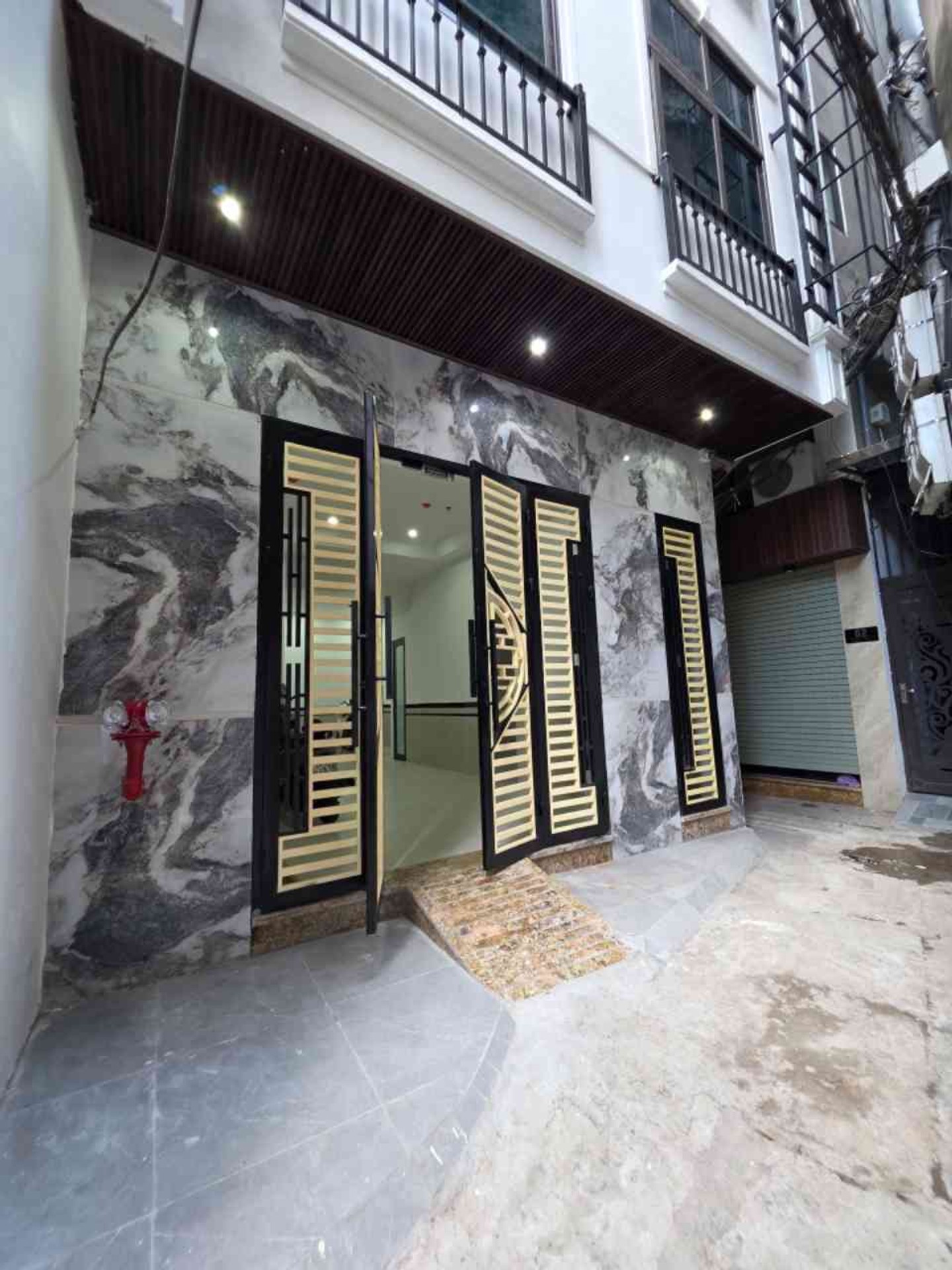 Bán nhà Tam Trinh - diện tích 53m2 9 tầng - Lô góc - giá 23,6 tỷ