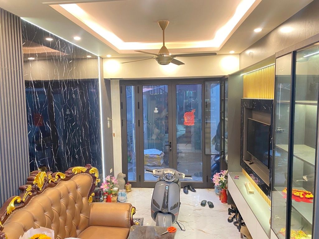 Bán nhà Kim Giang - diện tích 36m2 5 tầng - Lô góc 2 mặt thoáng - giá 10,5 tỷ