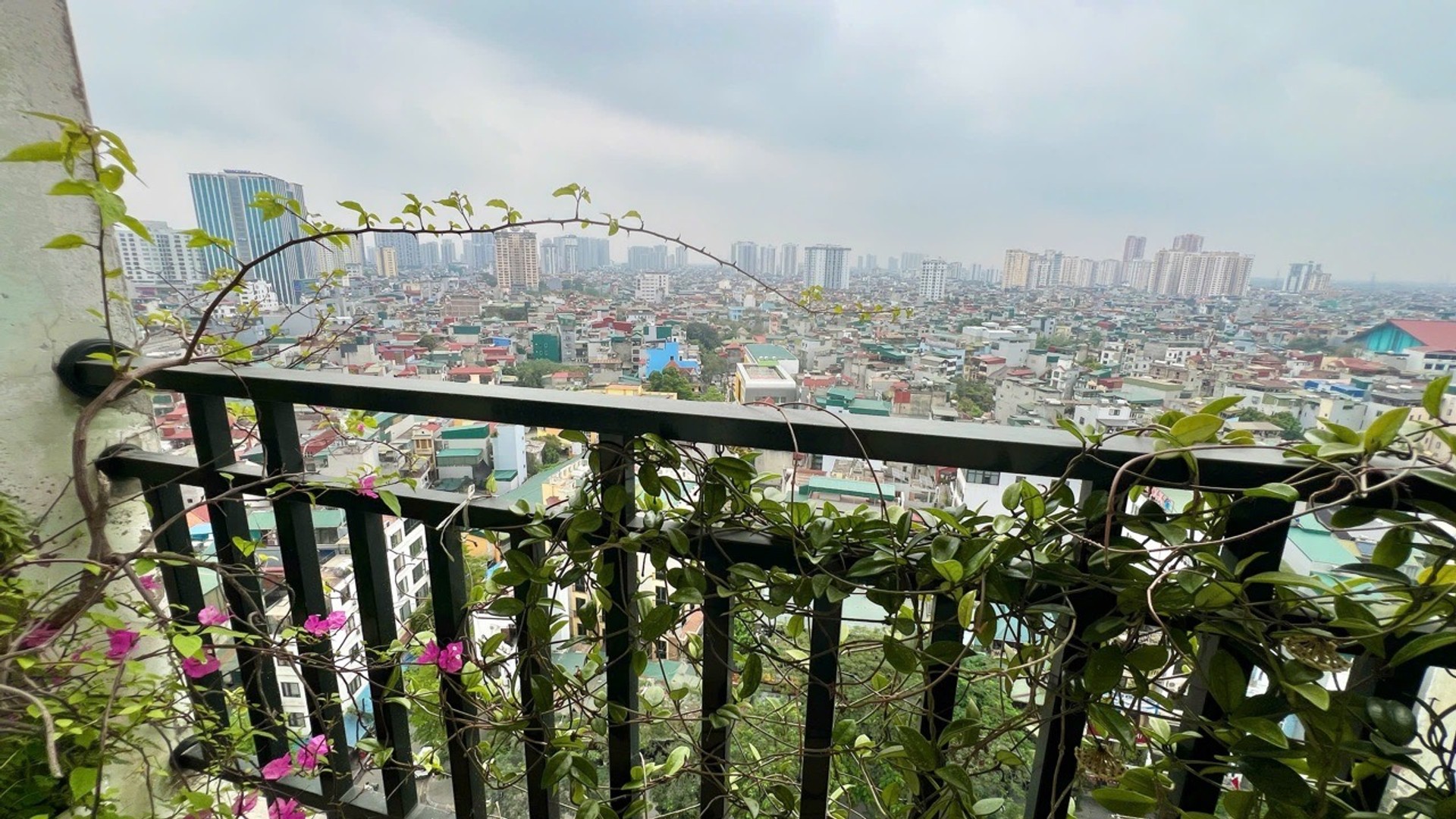 Bán nhà Vọng - diện tích 125m2 13 tầng - Lô góc 3 thoáng - giá 11,5 tỷ