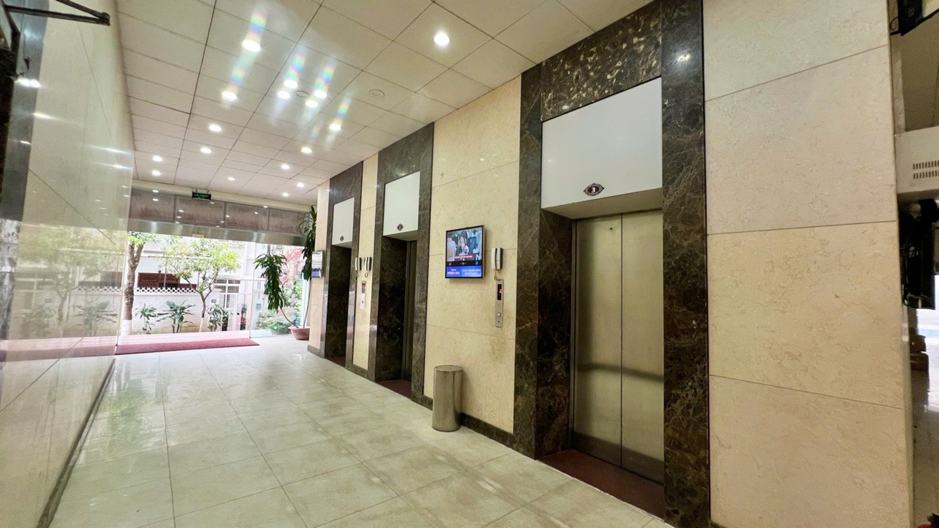 Bán nhà Vọng - diện tích 125m2 13 tầng - Lô góc 3 thoáng - giá 11,5 tỷ