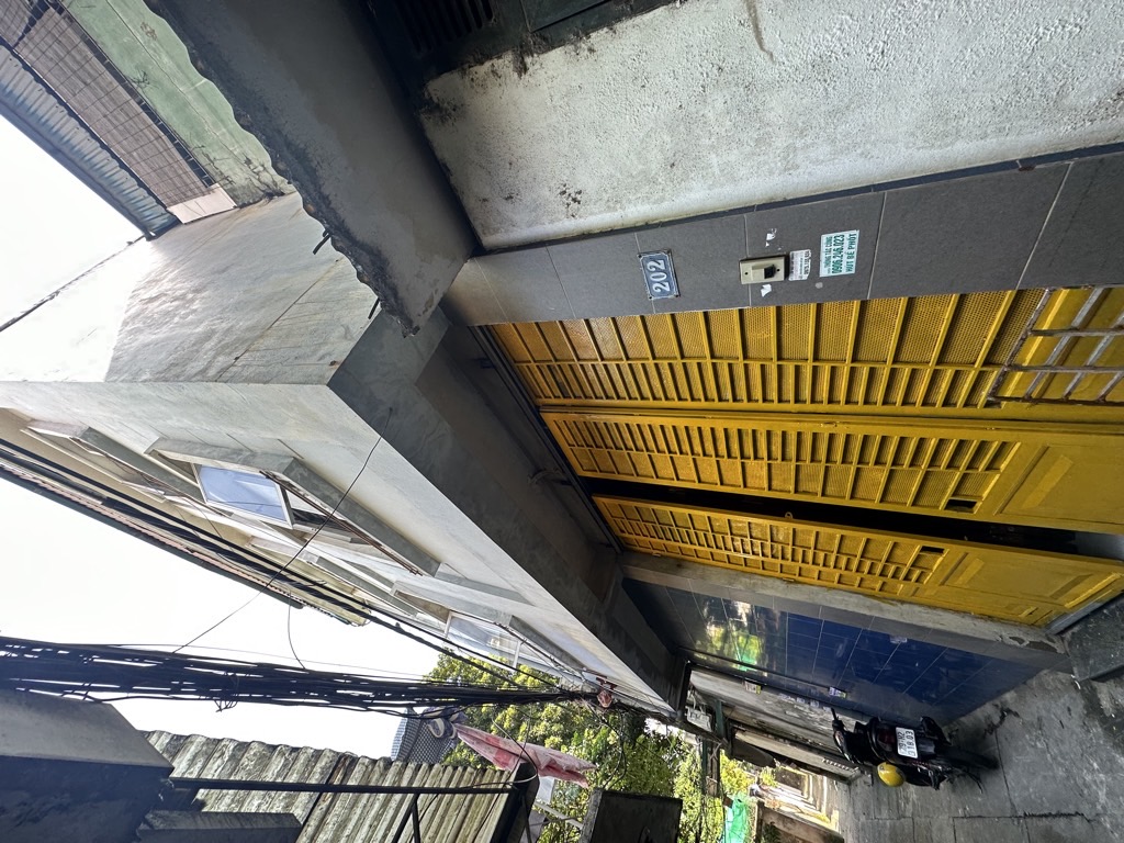 Bán nhà Mai Động - diện tích 82m2 3 tầng - Ô TÔ LÙI CỬA - giá 8,2 tỷ