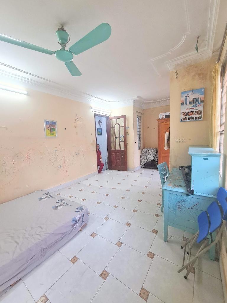 Bán nhà Mai Động - diện tích 82m2 3 tầng - Ô TÔ LÙI CỬA - giá 8,2 tỷ