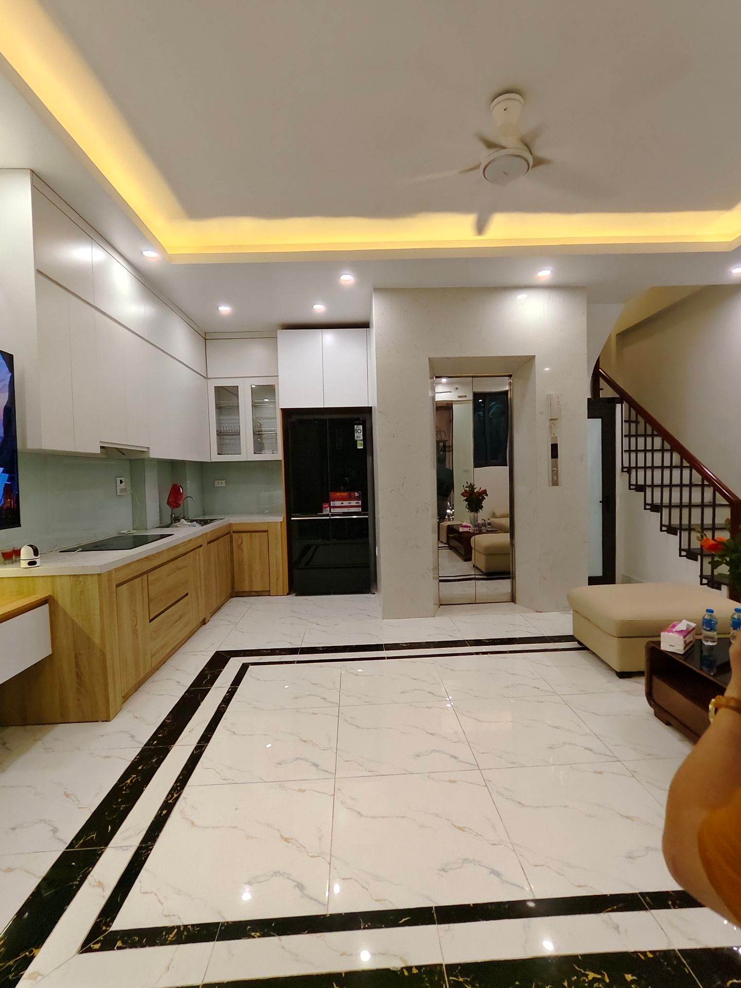 Bán nhà Trương Định - diện tích 33m2 5 tầng - thang máy - giá 9,8 tỷ
