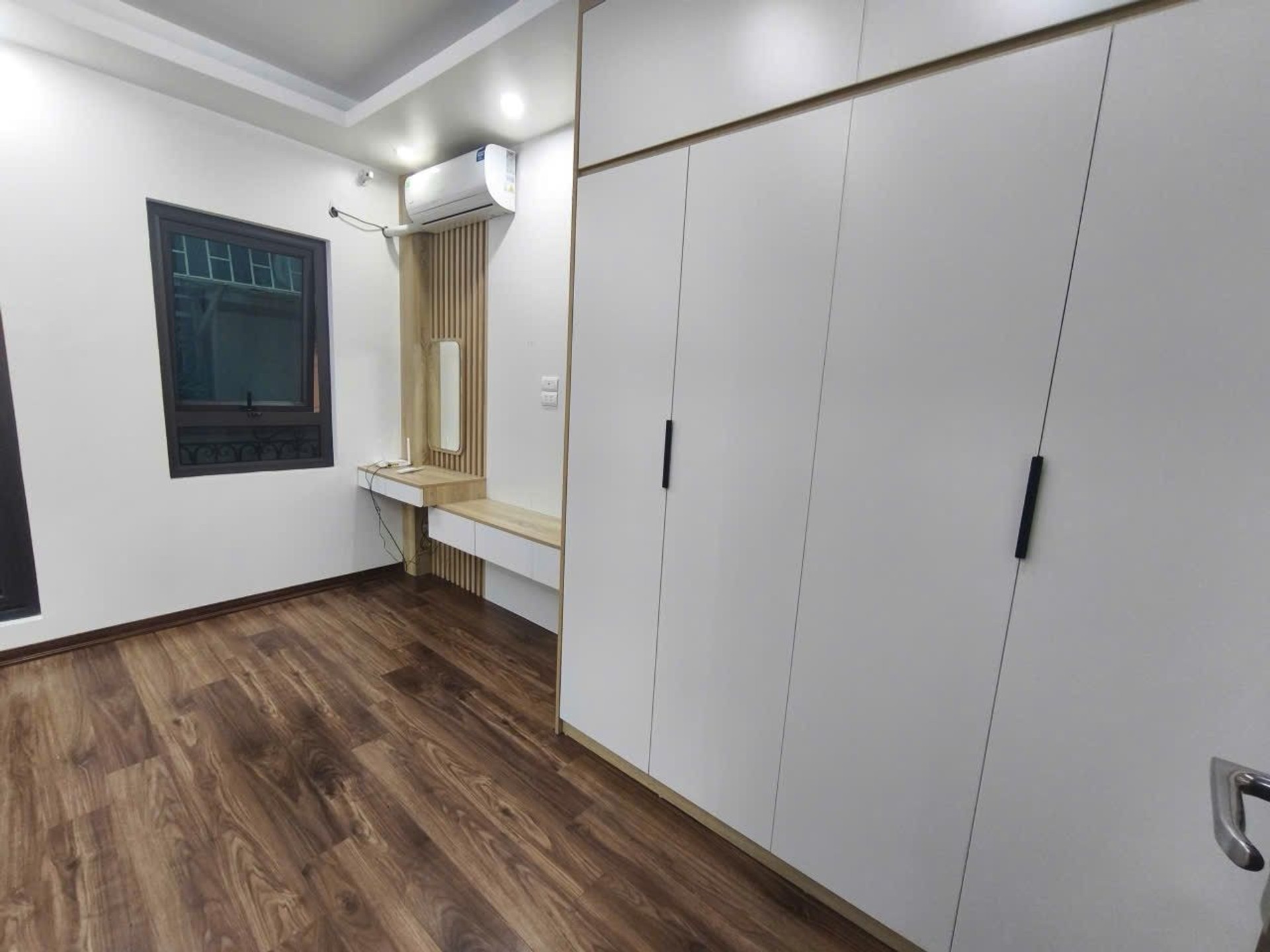 Bán nhà Trương Định - diện tích 33m2 5 tầng - thang máy - giá 9,8 tỷ