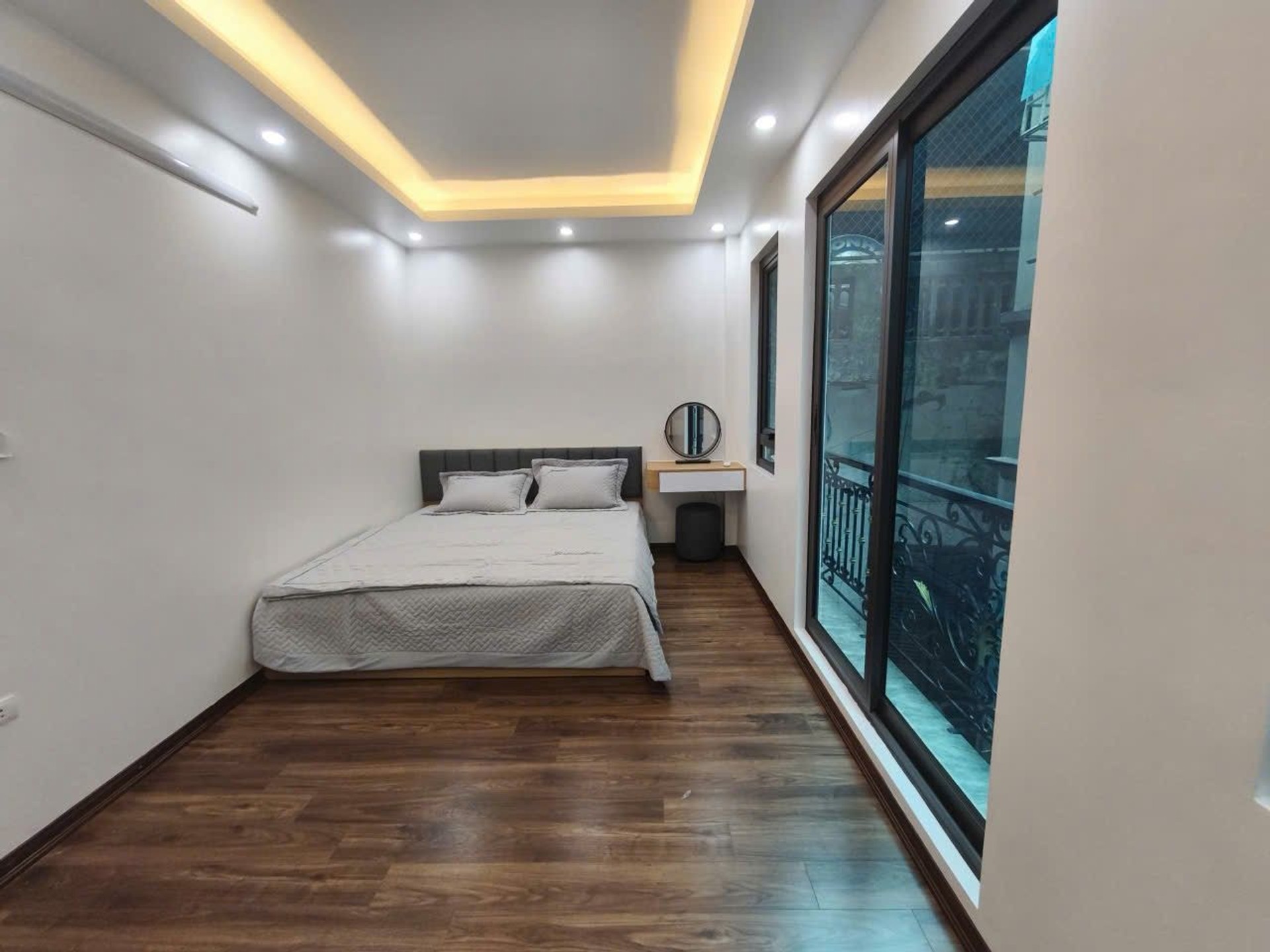 Bán nhà Trương Định - diện tích 33m2 5 tầng - thang máy - giá 9,8 tỷ