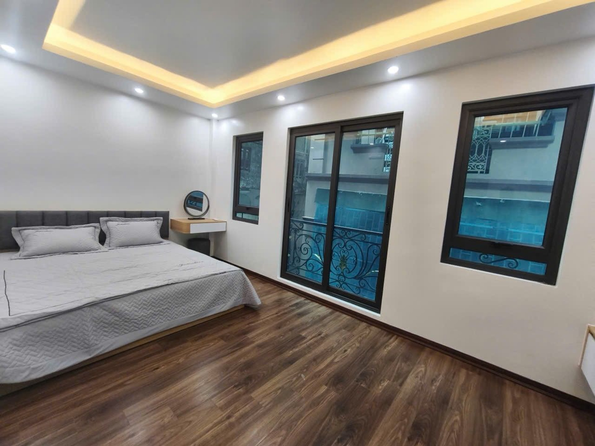 Bán nhà Trương Định - diện tích 33m2 5 tầng - thang máy - giá 9,8 tỷ