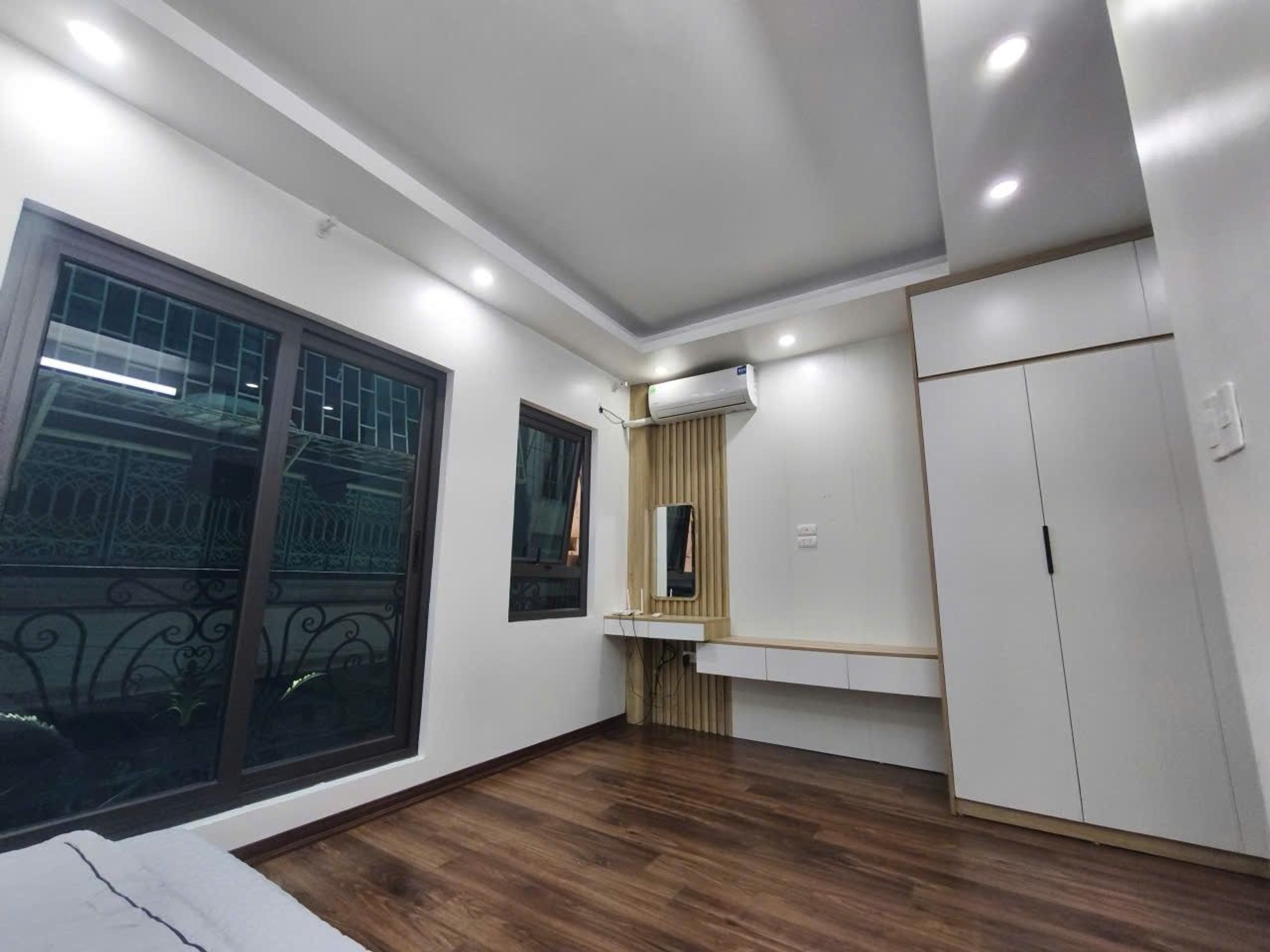 Bán nhà Trương Định - diện tích 33m2 5 tầng - thang máy - giá 9,8 tỷ