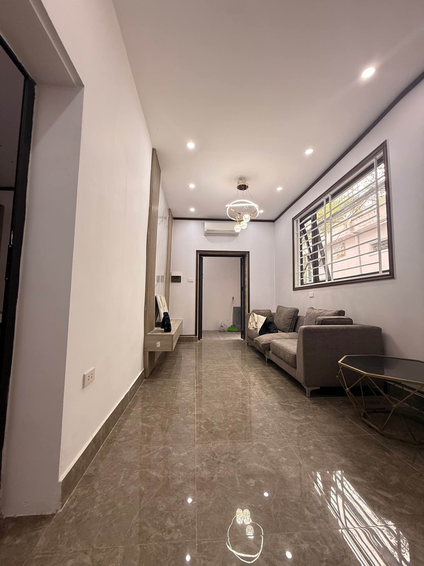 Bán nhà Mai Động - diện tích 32m2 1 tầng - Ngõ thông - giá 3,6 tỷ
