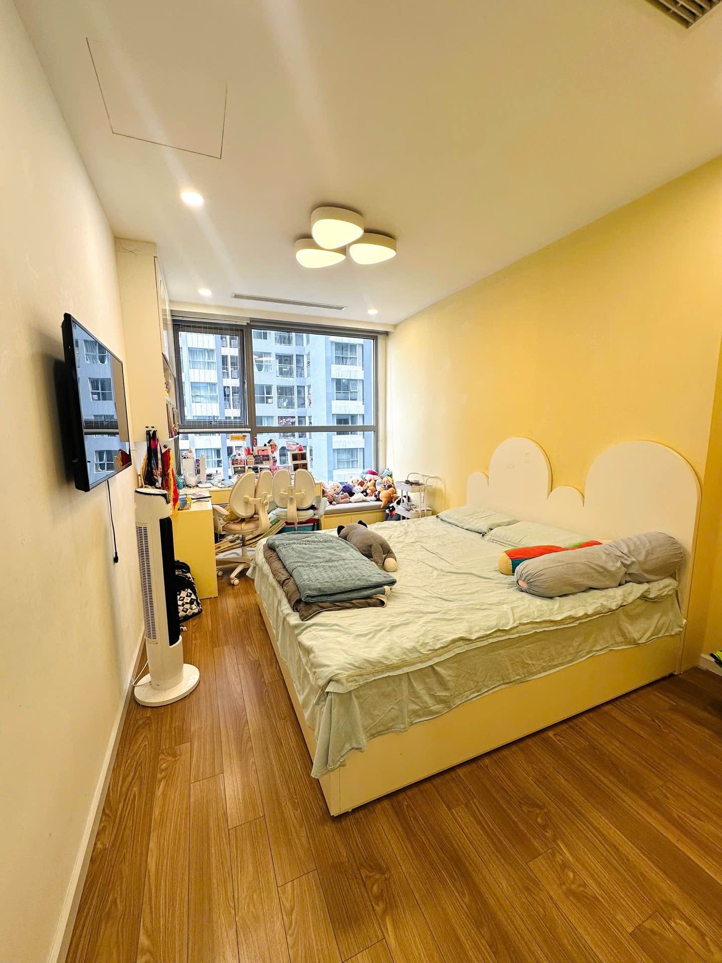 Bán nhà KĐT Vinhomes City Park Hill - diện tích 109m2 12 tầng - View Bể Bơi - giá 16 tỷ