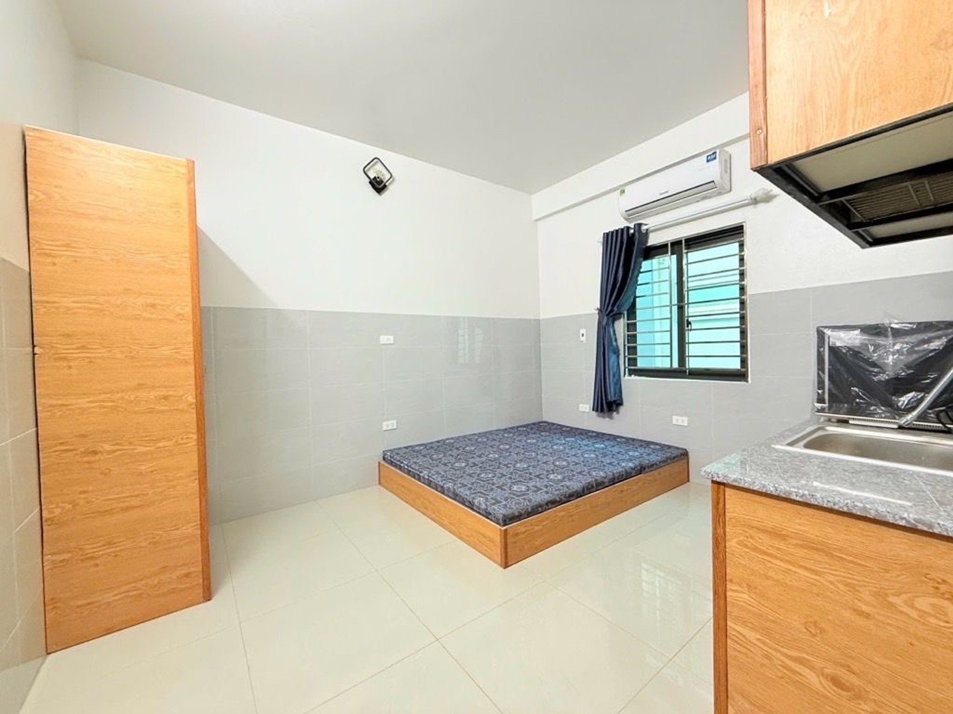Bán nhà Nguyễn Khoái - diện tích 45m2 5 tầng - LÔ GÓC, Ô TÔ TRÁNH, KINH DOANH - giá 12 tỷ