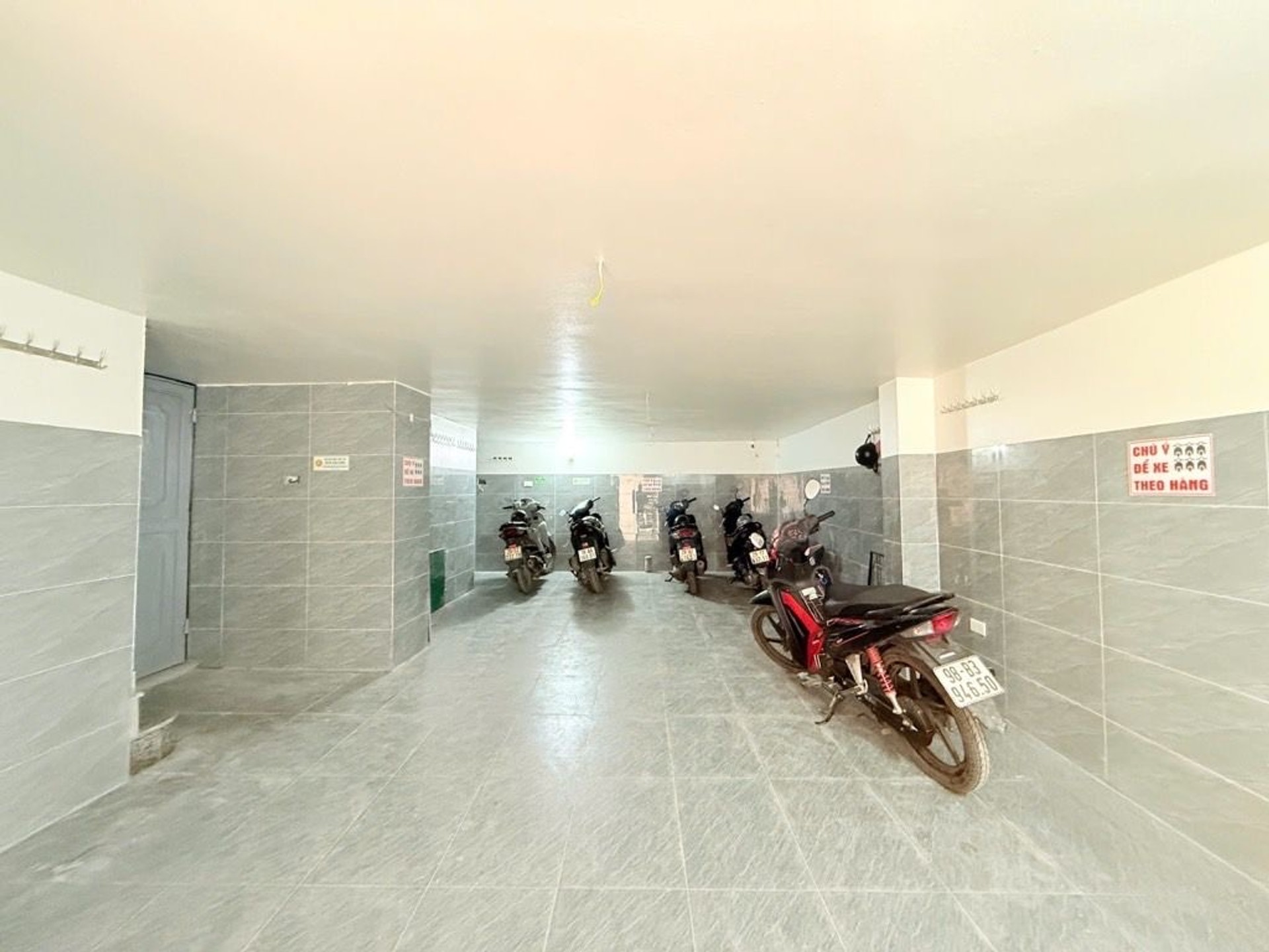 Bán nhà Nguyễn Khoái - diện tích 45m2 5 tầng - LÔ GÓC, Ô TÔ TRÁNH, KINH DOANH - giá 12 tỷ