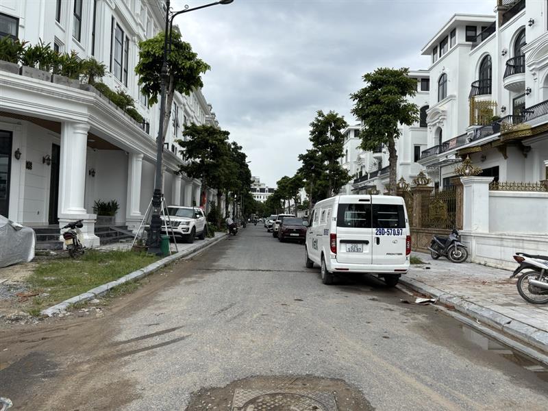 Bán nhà Tân Mai - diện tích 266.8m2 5 tầng - Biệt thự đắt giá trung tâm quận Hoàng Mai - giá 66,5 tỷ