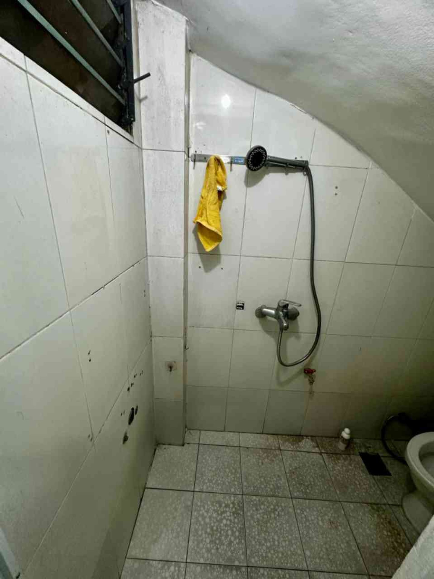 Bán nhà Tân Mai - diện tích 44m2 2 tầng - ô tô đỗ cửa - giá 4,9 tỷ